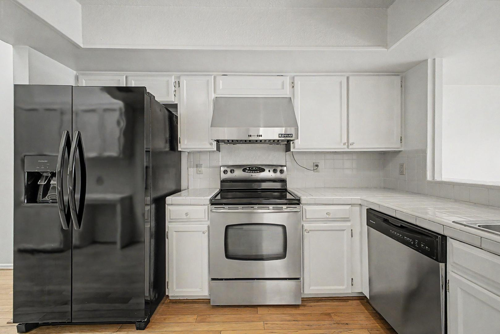 5736 N 25th