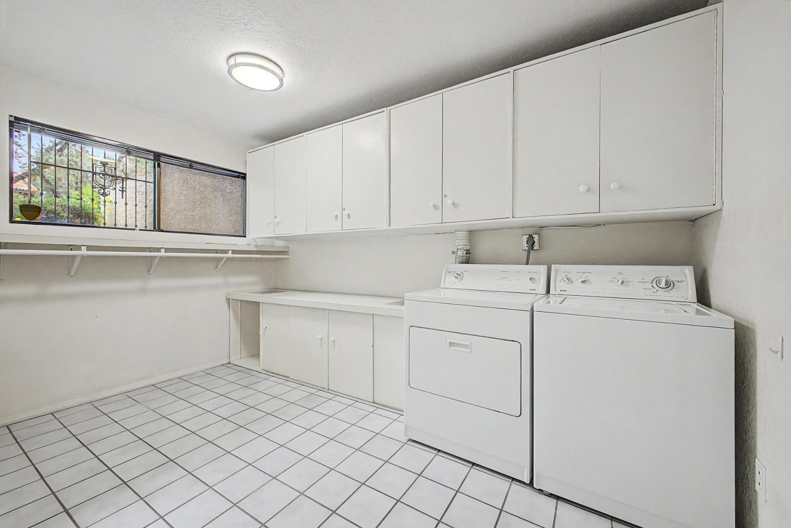 5736 N 25th