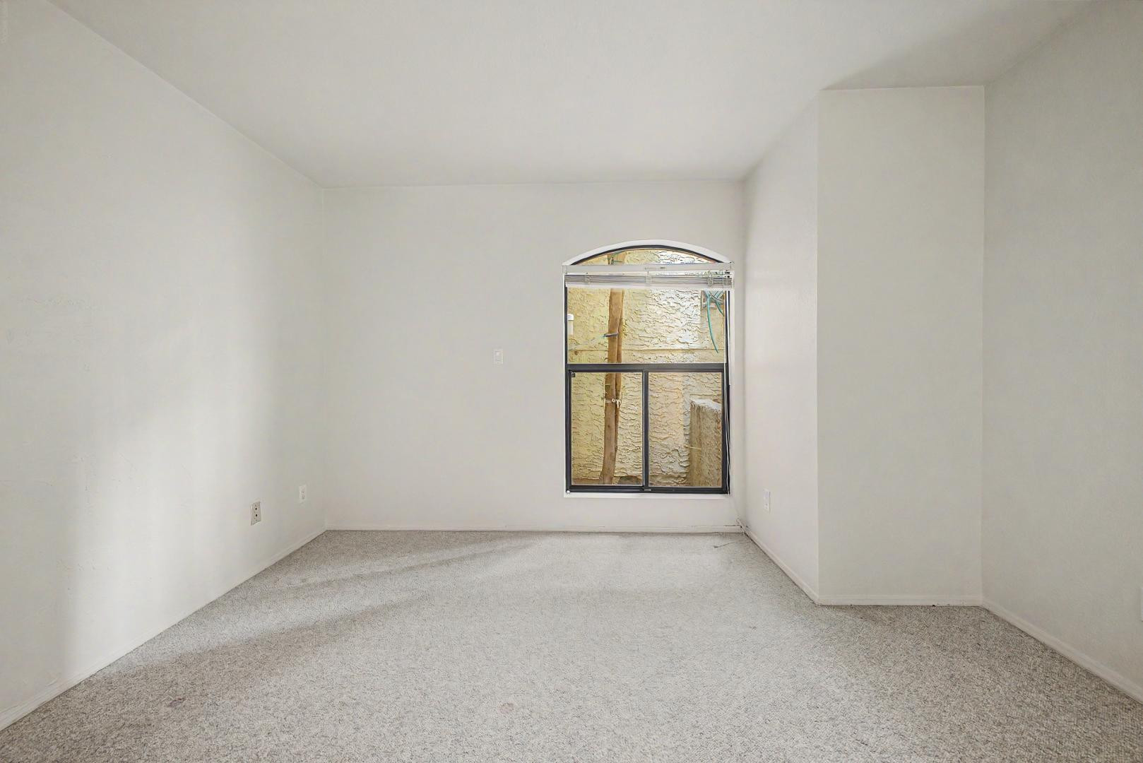 5736 N 25th