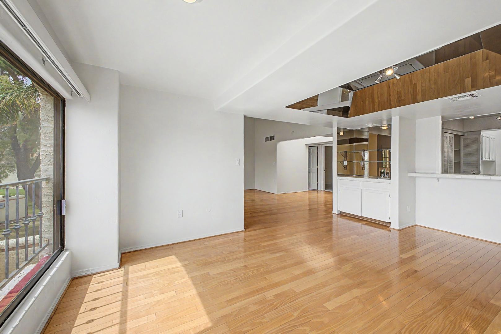 5736 N 25th