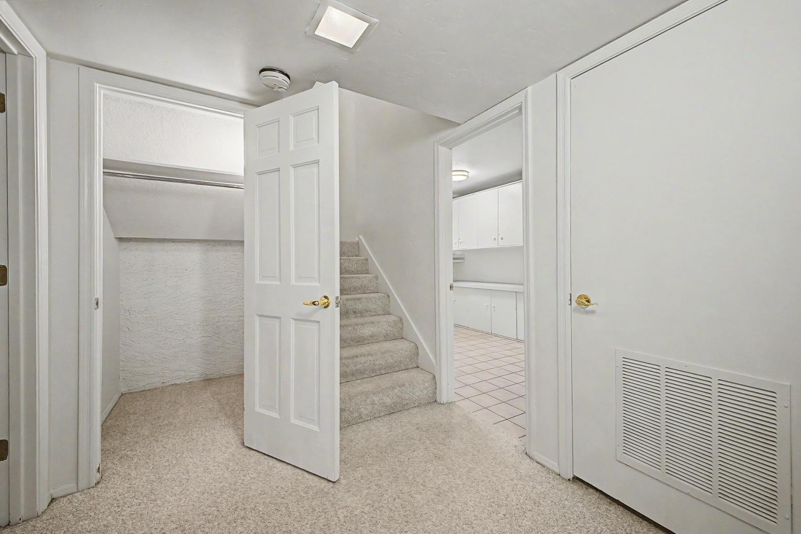 5736 N 25th