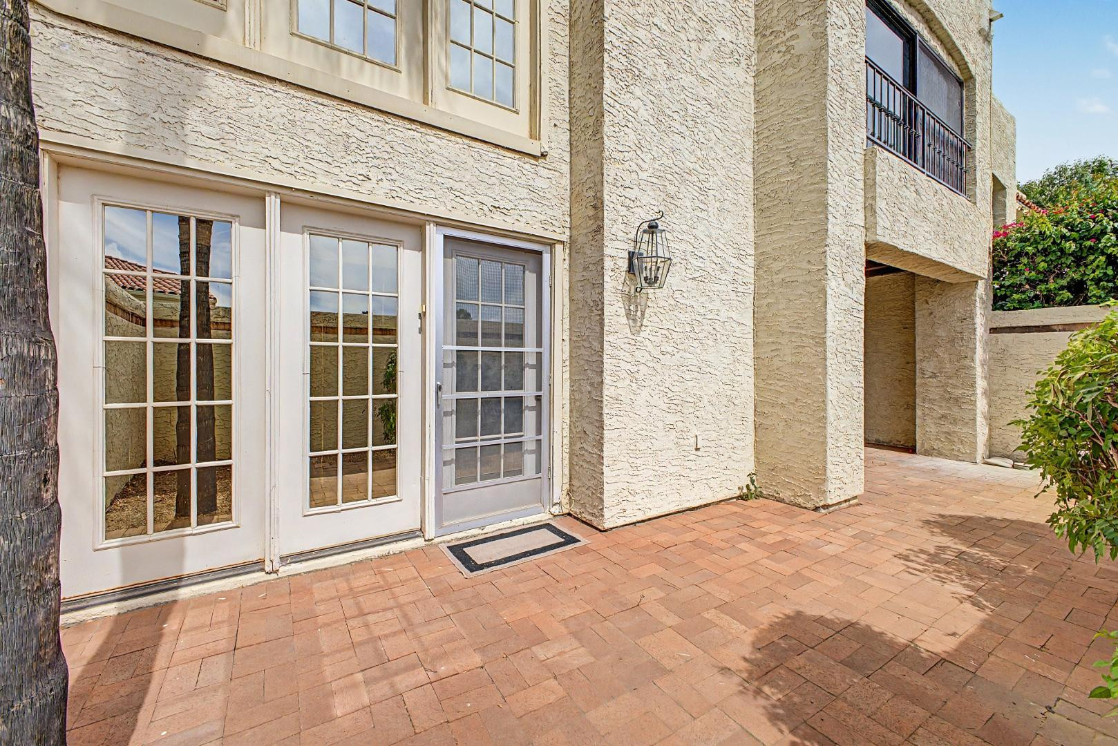 5736 N 25th