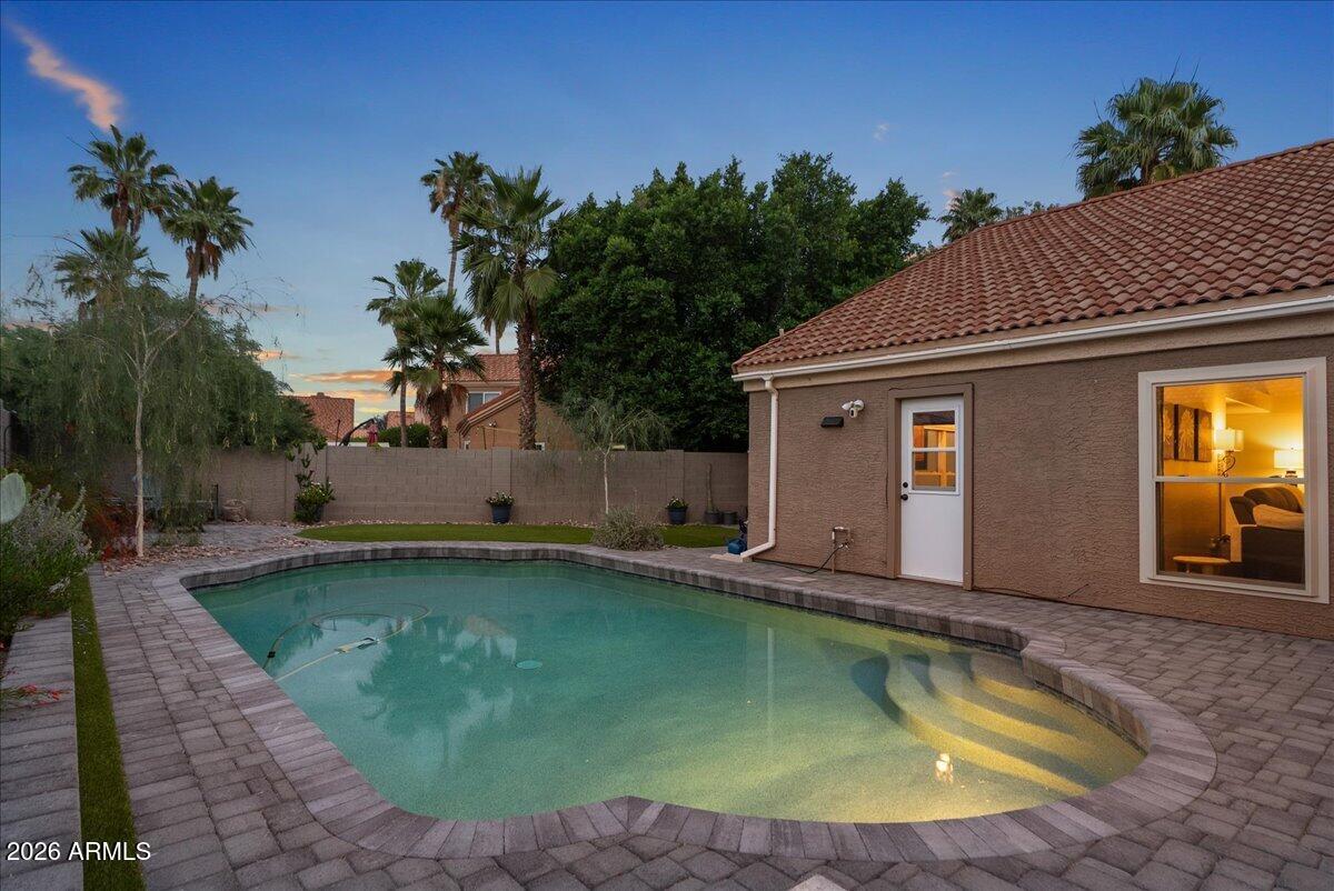 3910 E HIDDENVIEW Drive