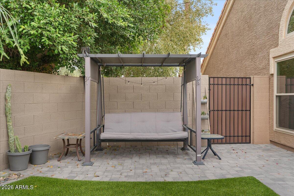3910 E HIDDENVIEW Drive