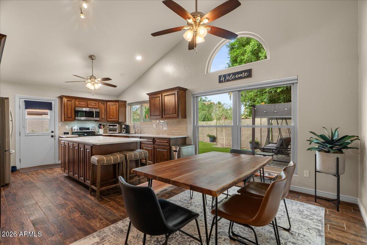 3910 E HIDDENVIEW Drive