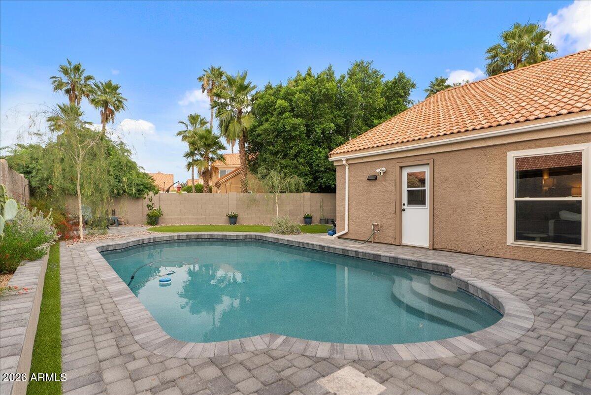 3910 E HIDDENVIEW Drive