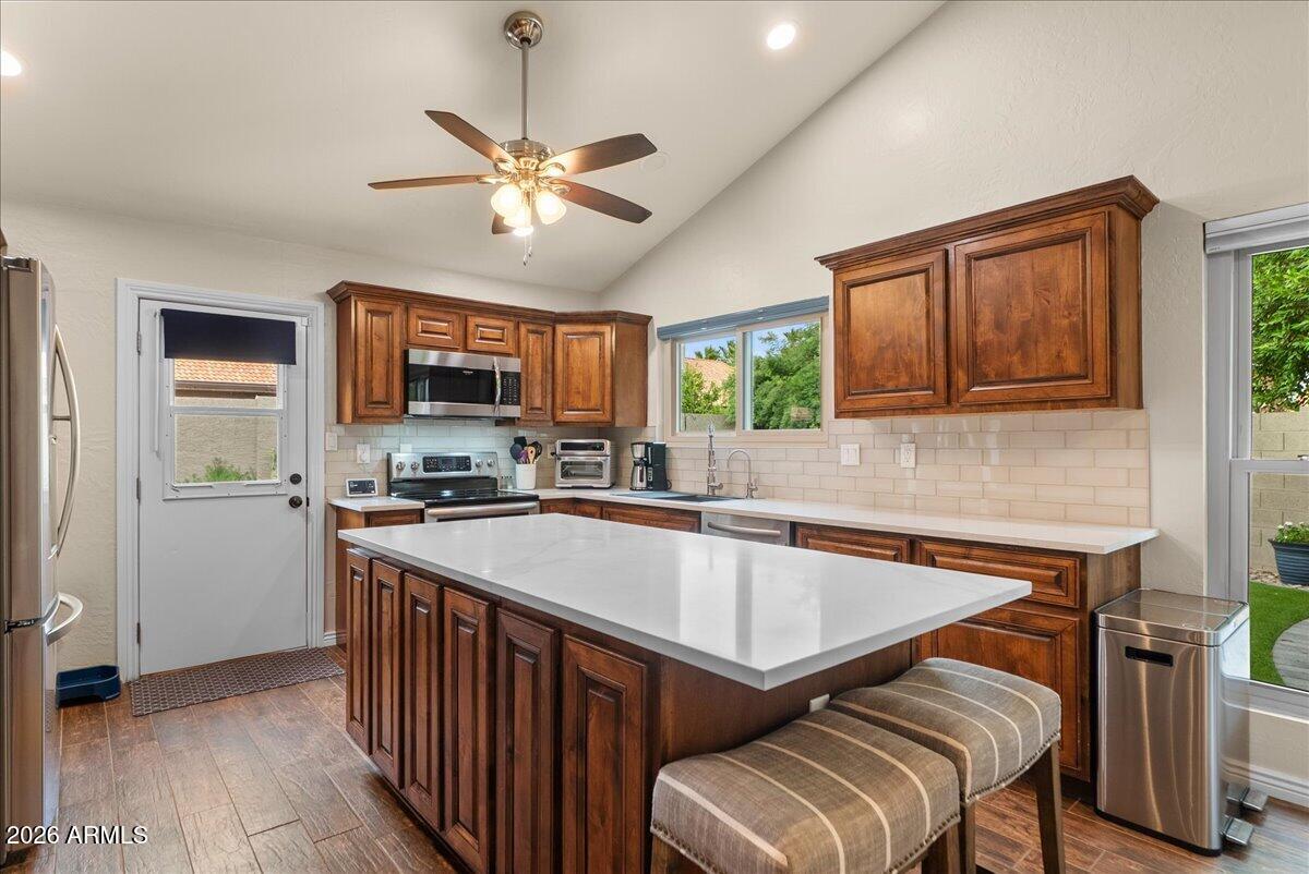 3910 E HIDDENVIEW Drive