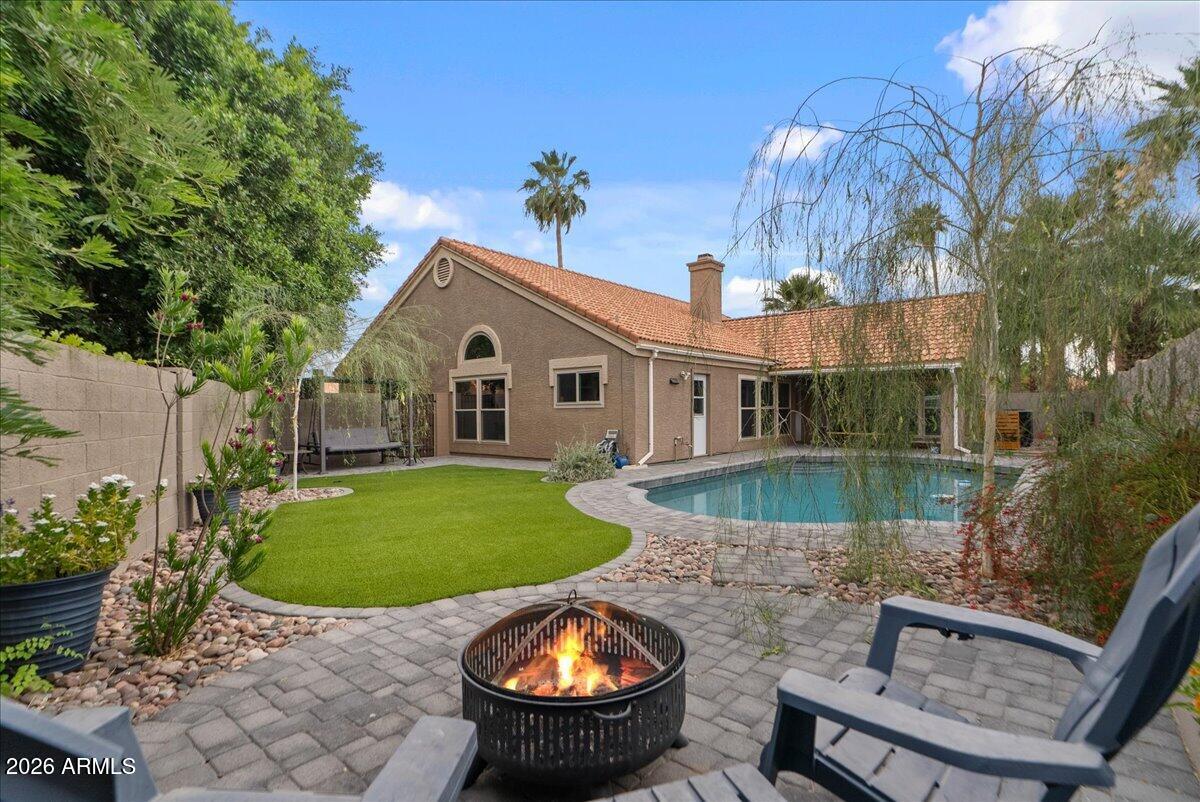 3910 E HIDDENVIEW Drive