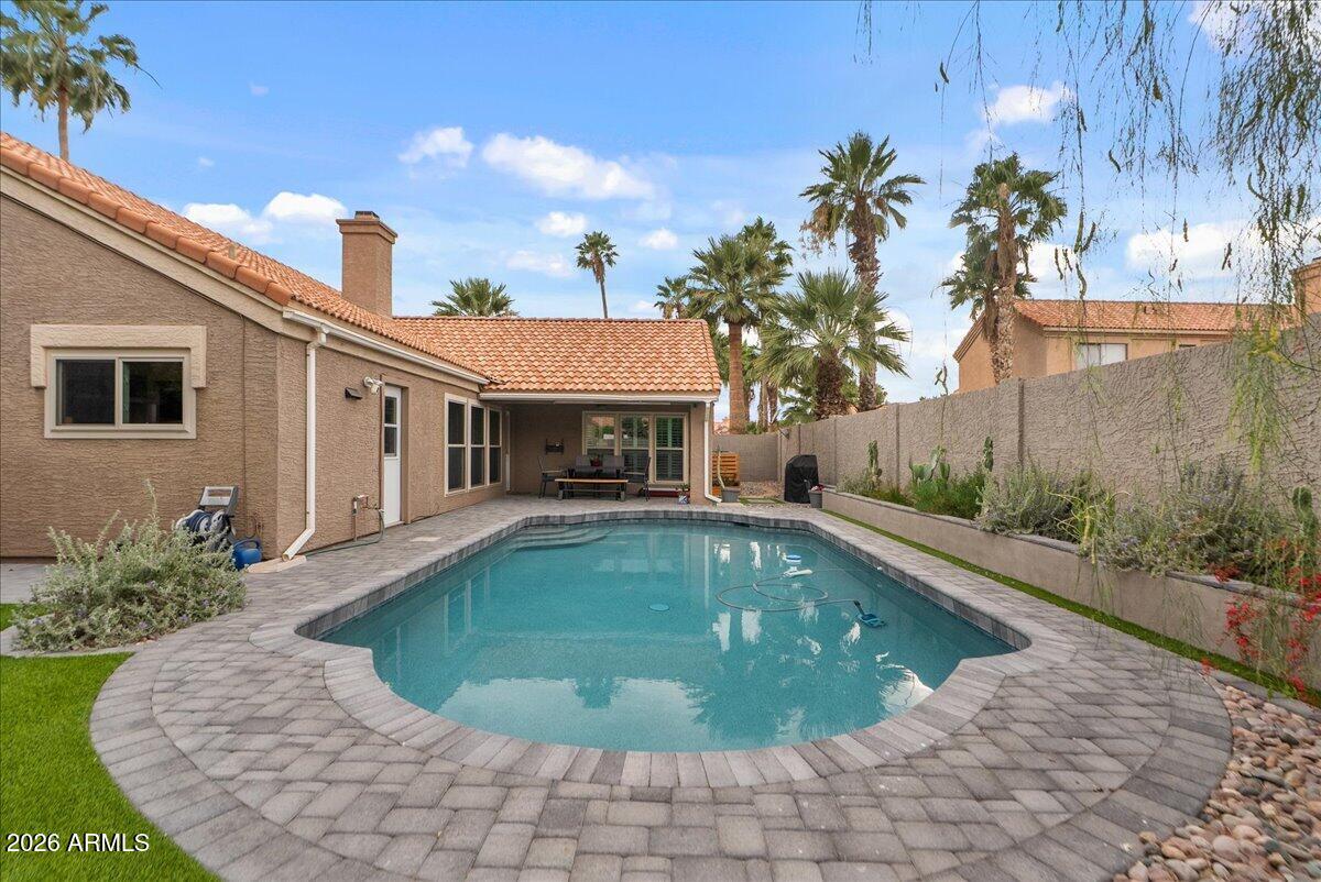 3910 E HIDDENVIEW Drive