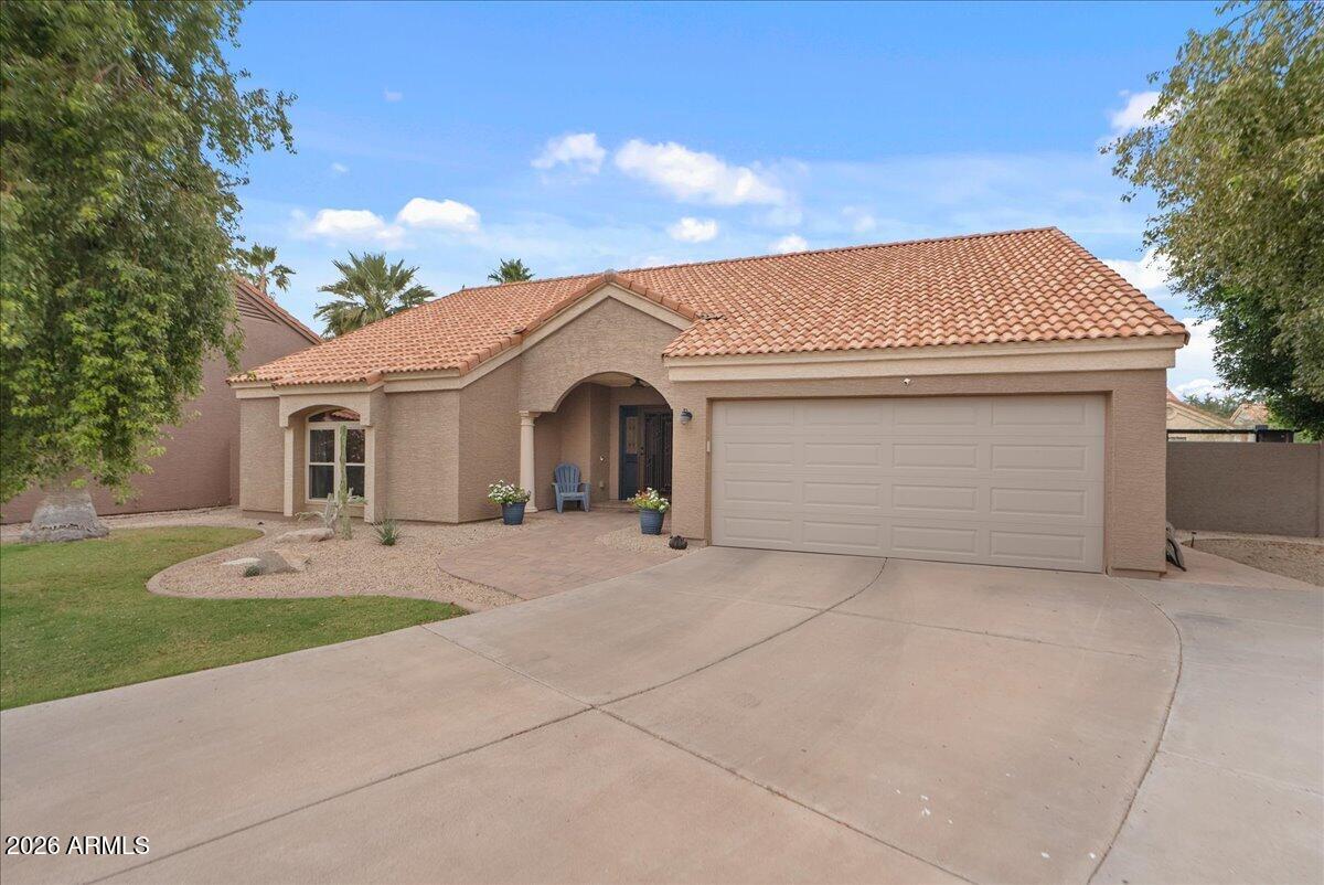 3910 E HIDDENVIEW Drive