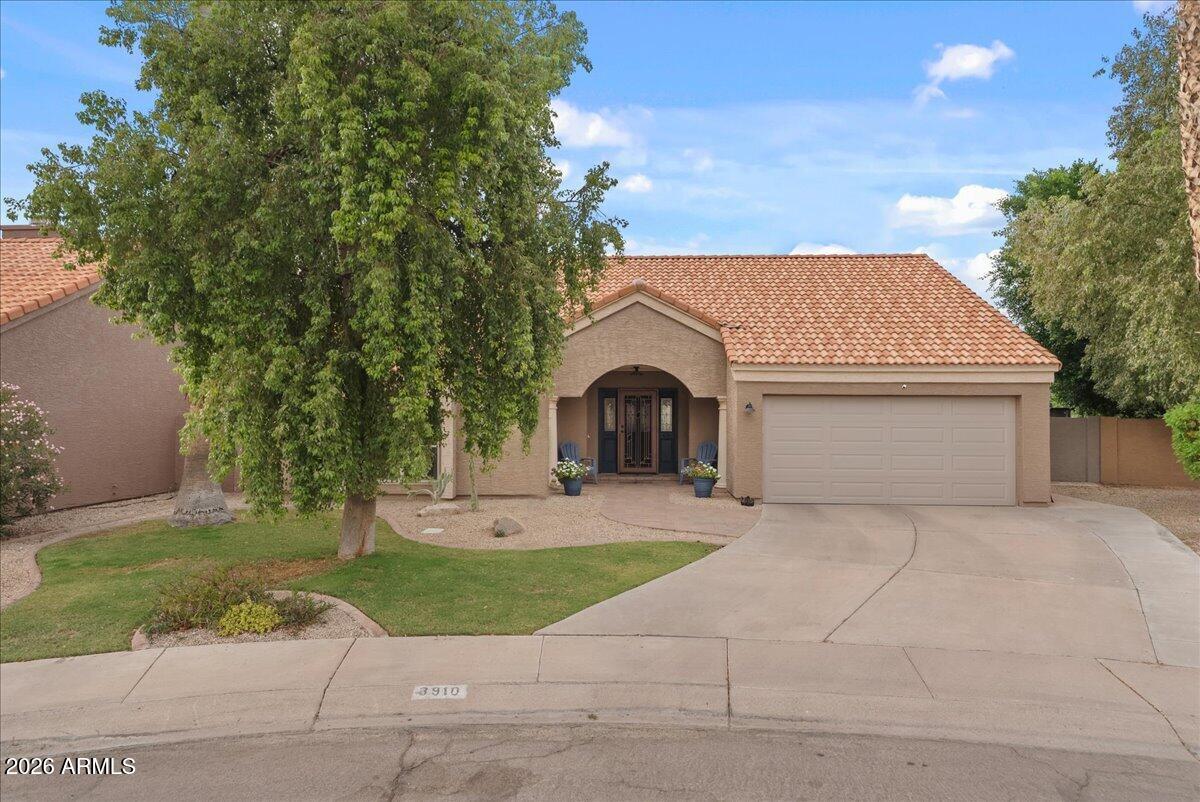 3910 E HIDDENVIEW Drive