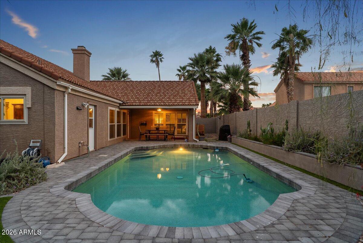 3910 E HIDDENVIEW Drive