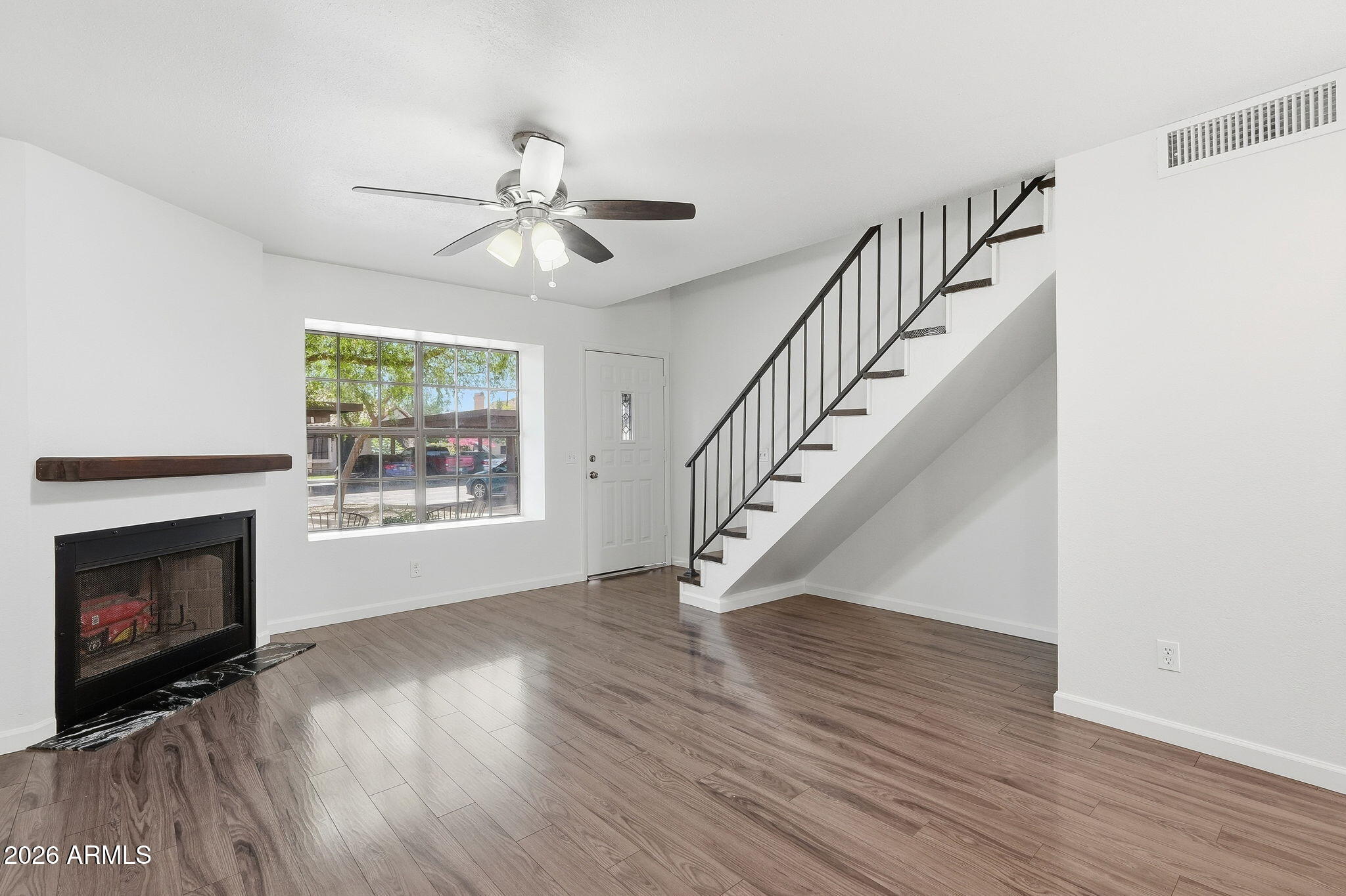 921 W UNIVERSITY Drive 1096