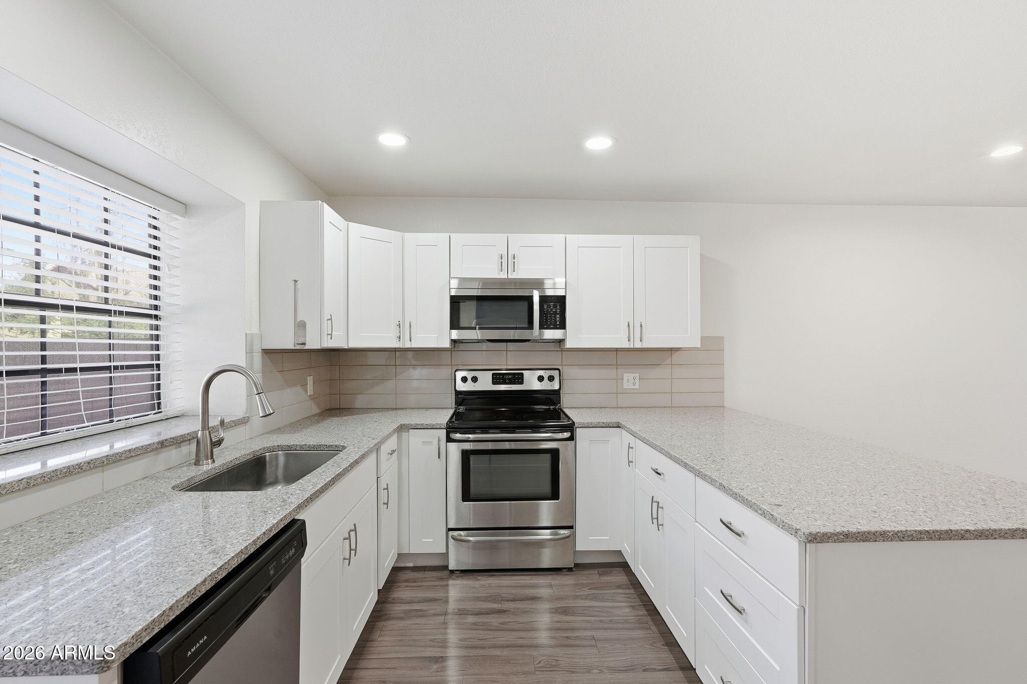 921 W UNIVERSITY Drive 1096