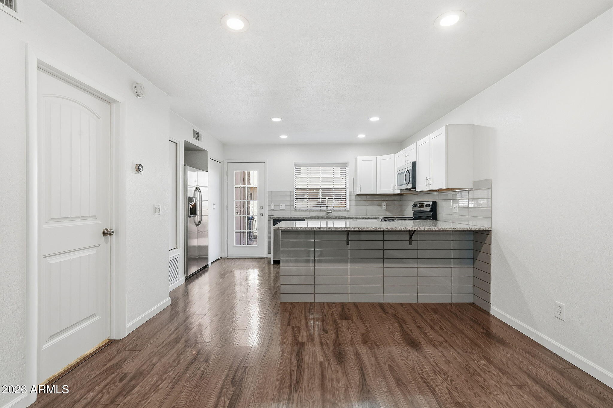 921 W UNIVERSITY Drive 1096