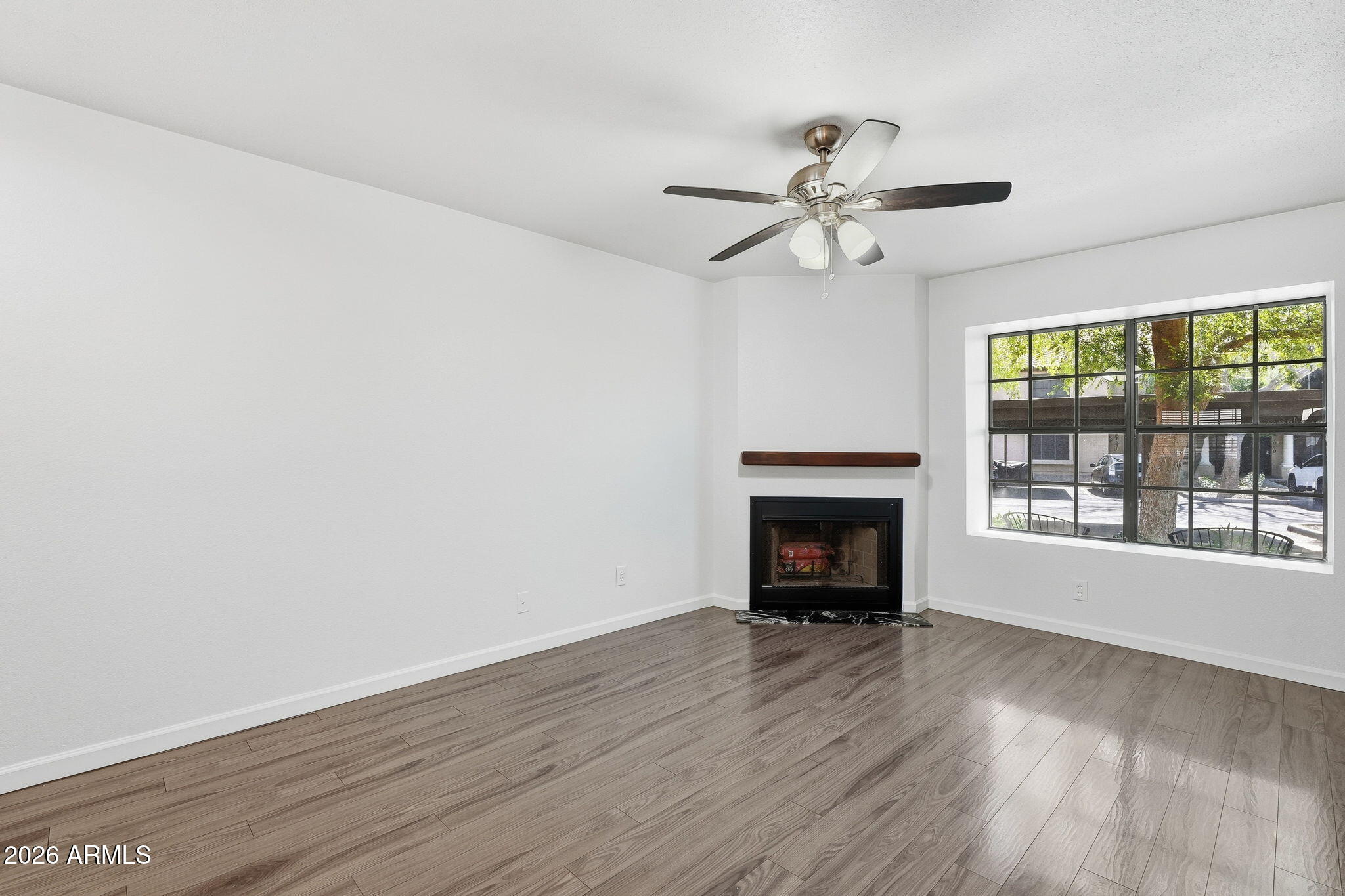 921 W UNIVERSITY Drive 1096
