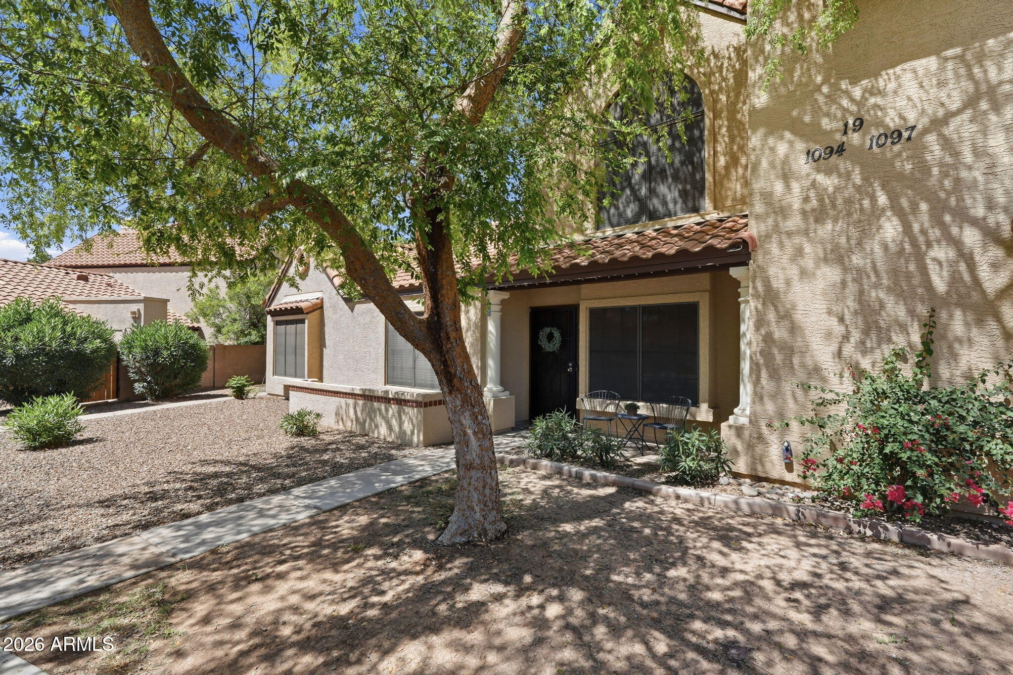 921 W UNIVERSITY Drive 1096