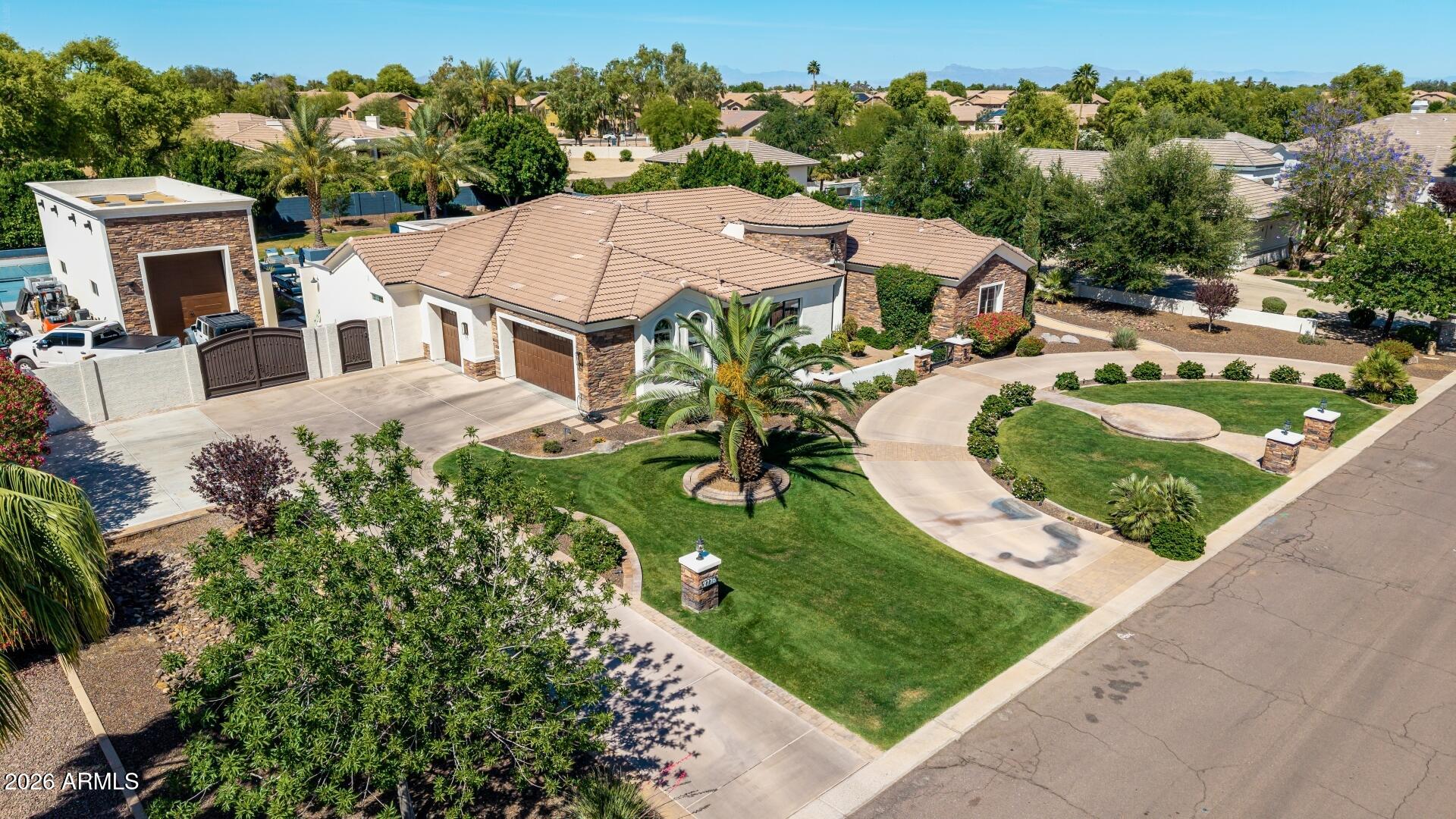 2776 E TAURUS Place