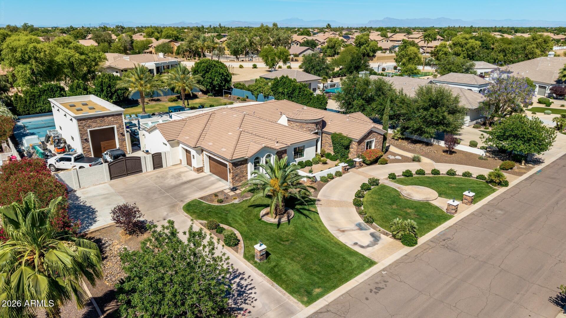 2776 E TAURUS Place