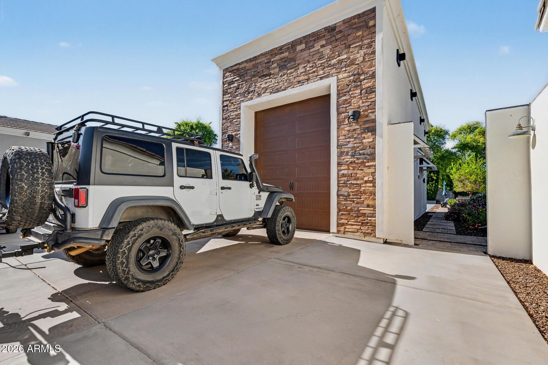 2776 E TAURUS Place