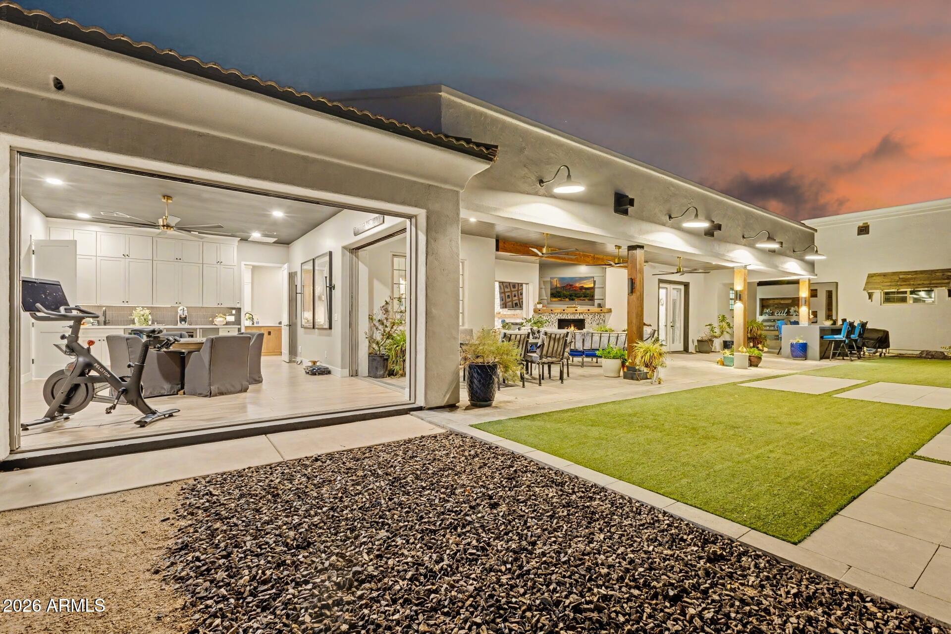 2776 E TAURUS Place