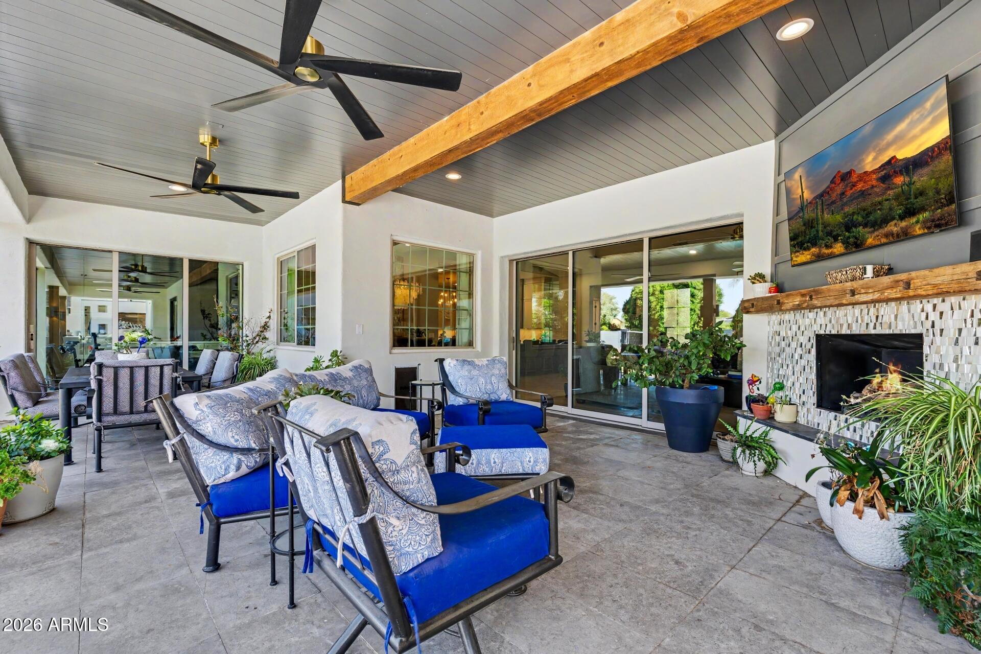 2776 E TAURUS Place
