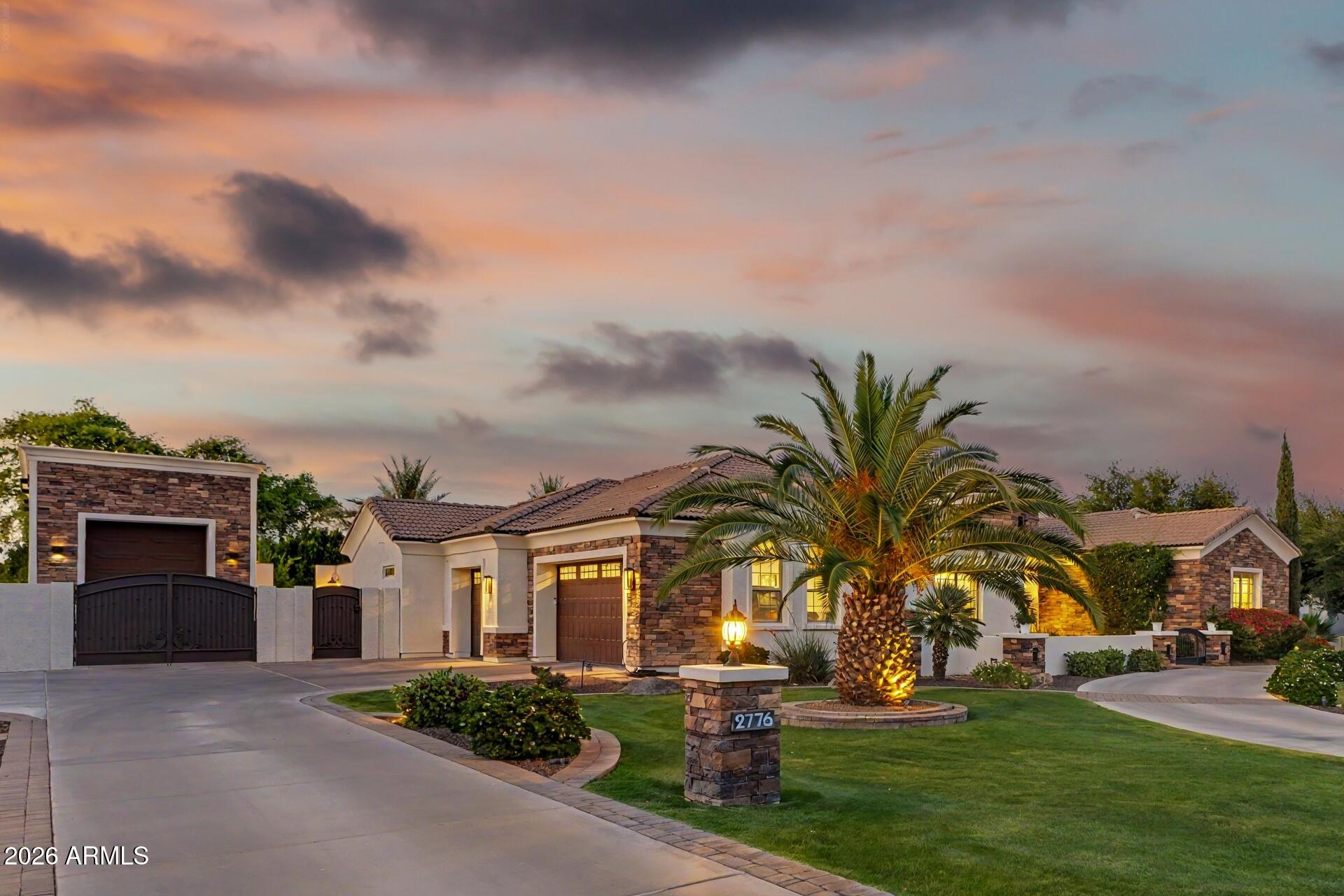 2776 E TAURUS Place