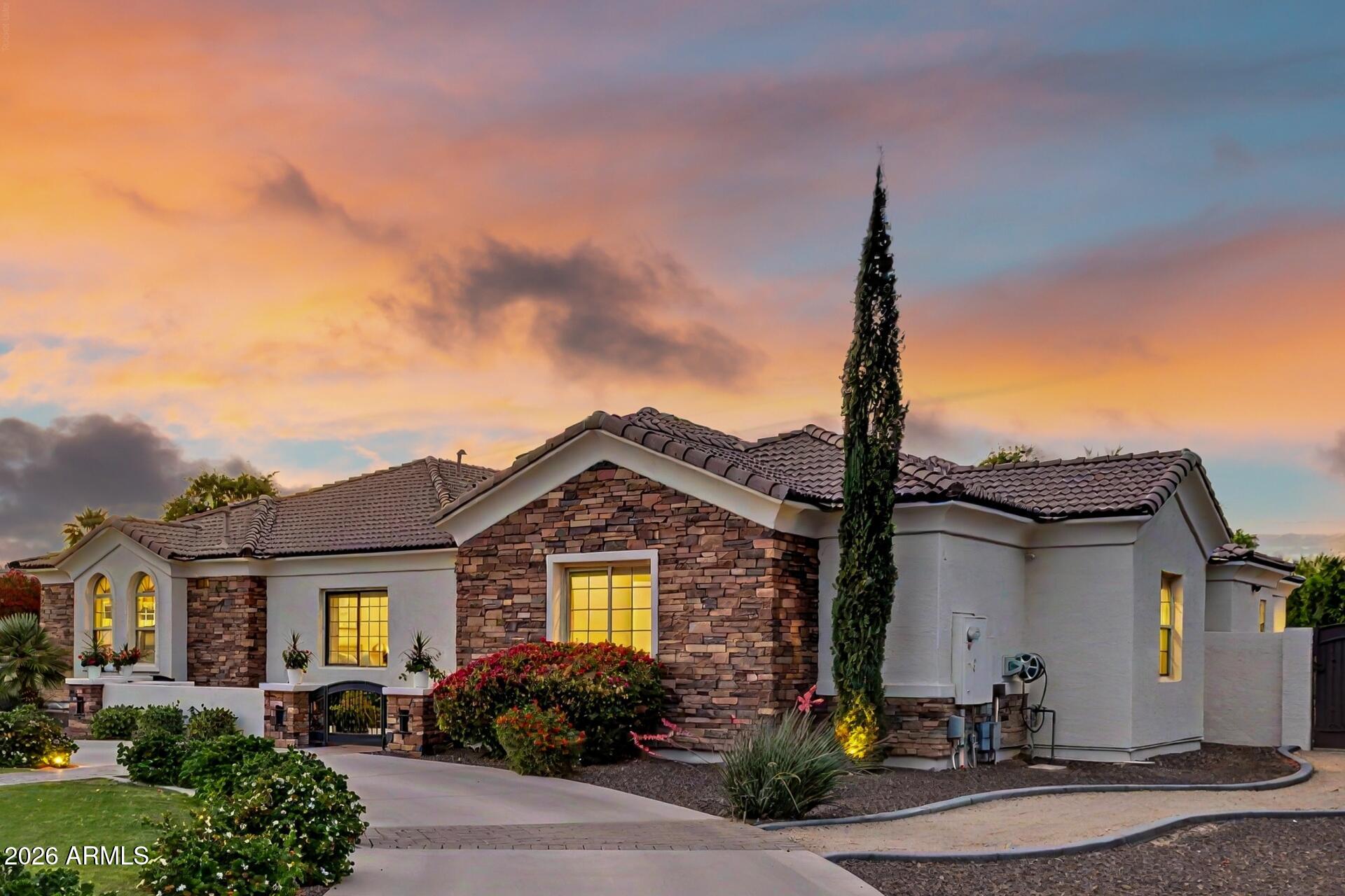 2776 E TAURUS Place