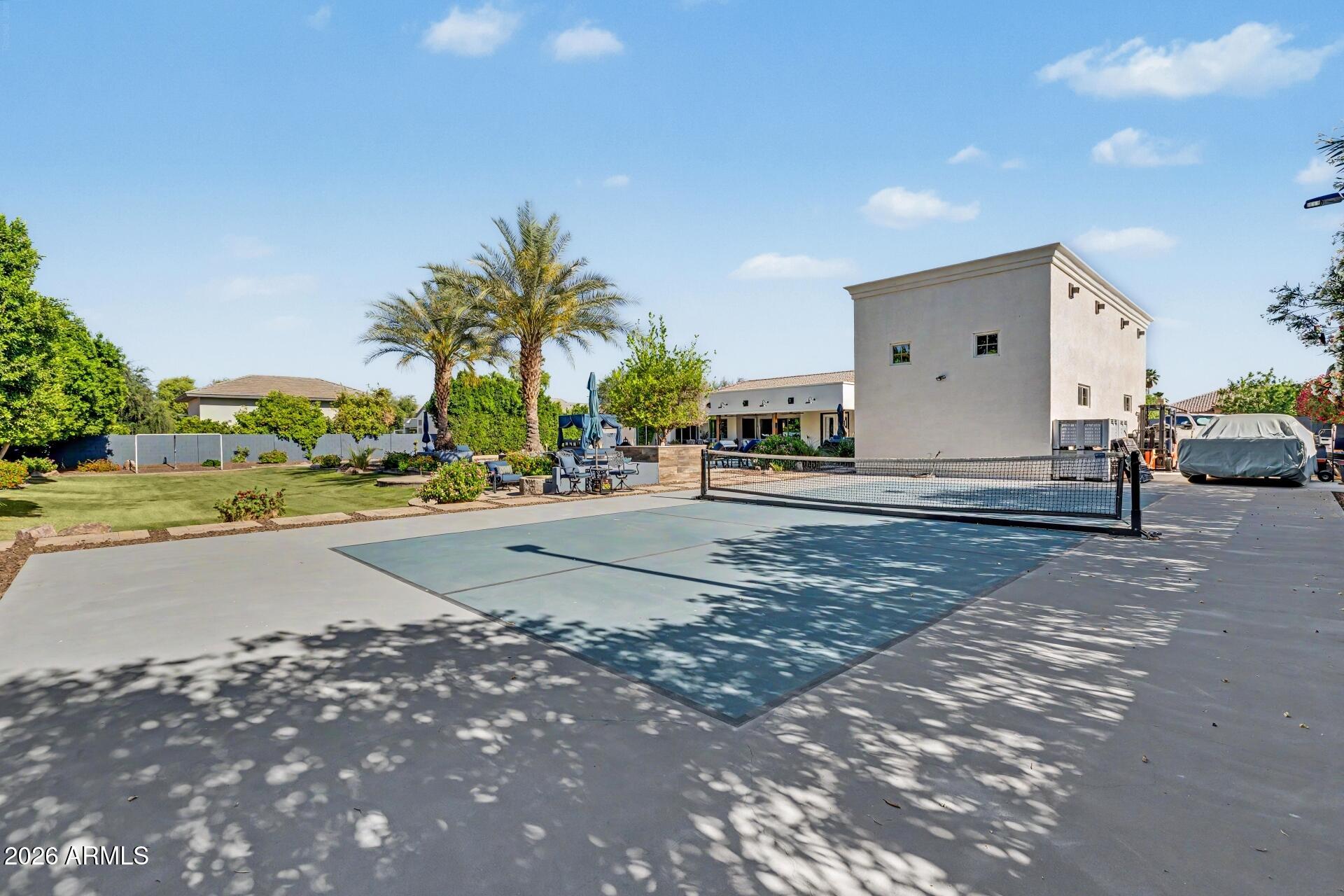 2776 E TAURUS Place