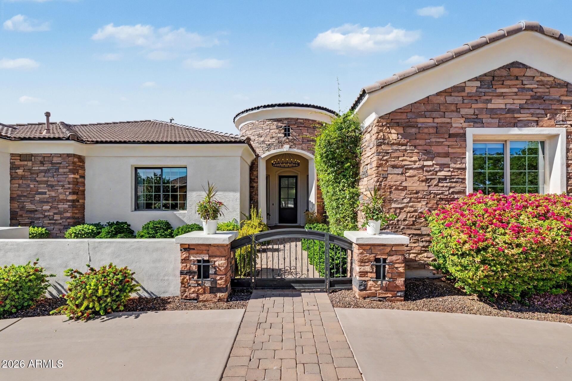 2776 E TAURUS Place