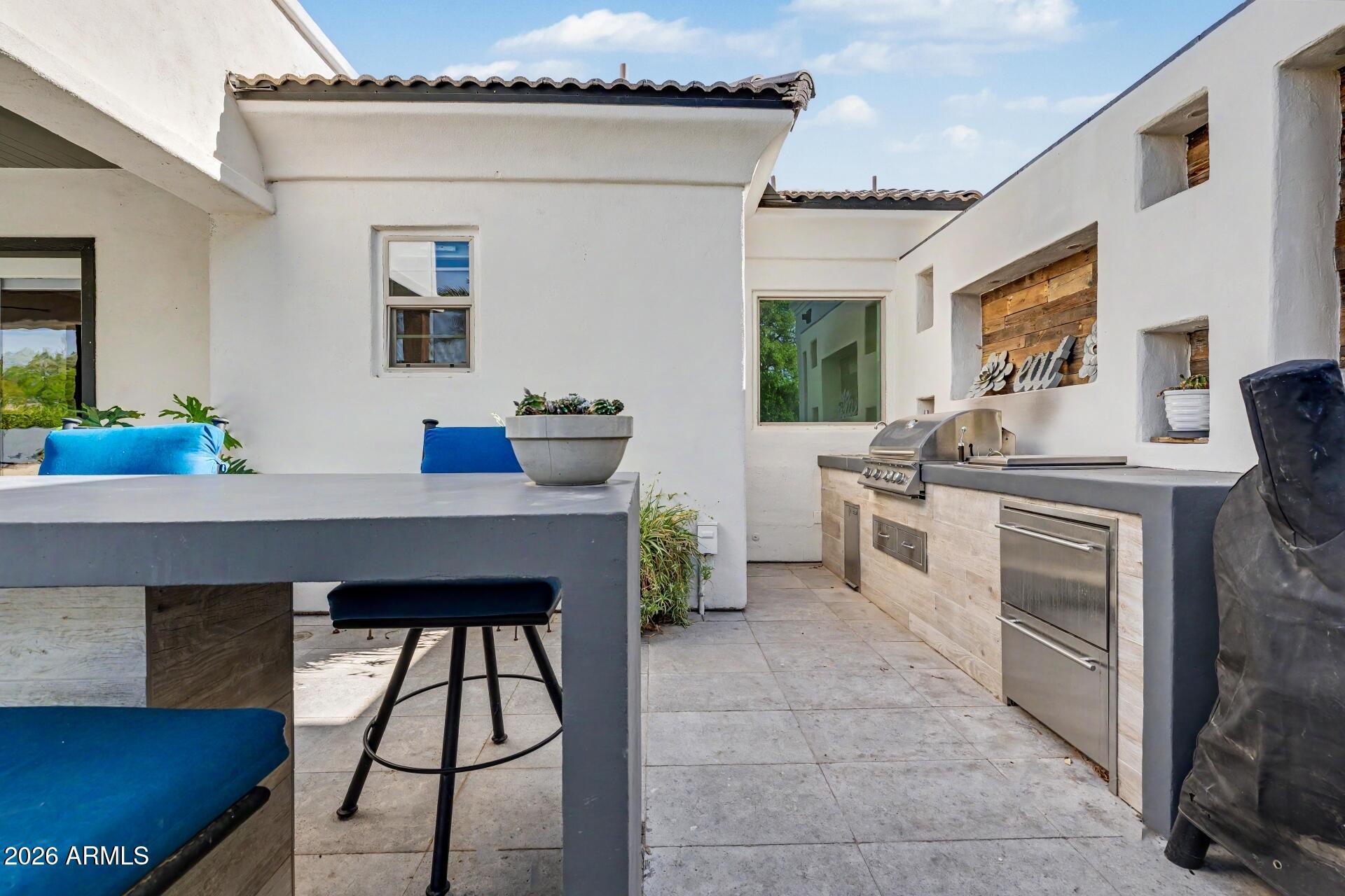 2776 E TAURUS Place