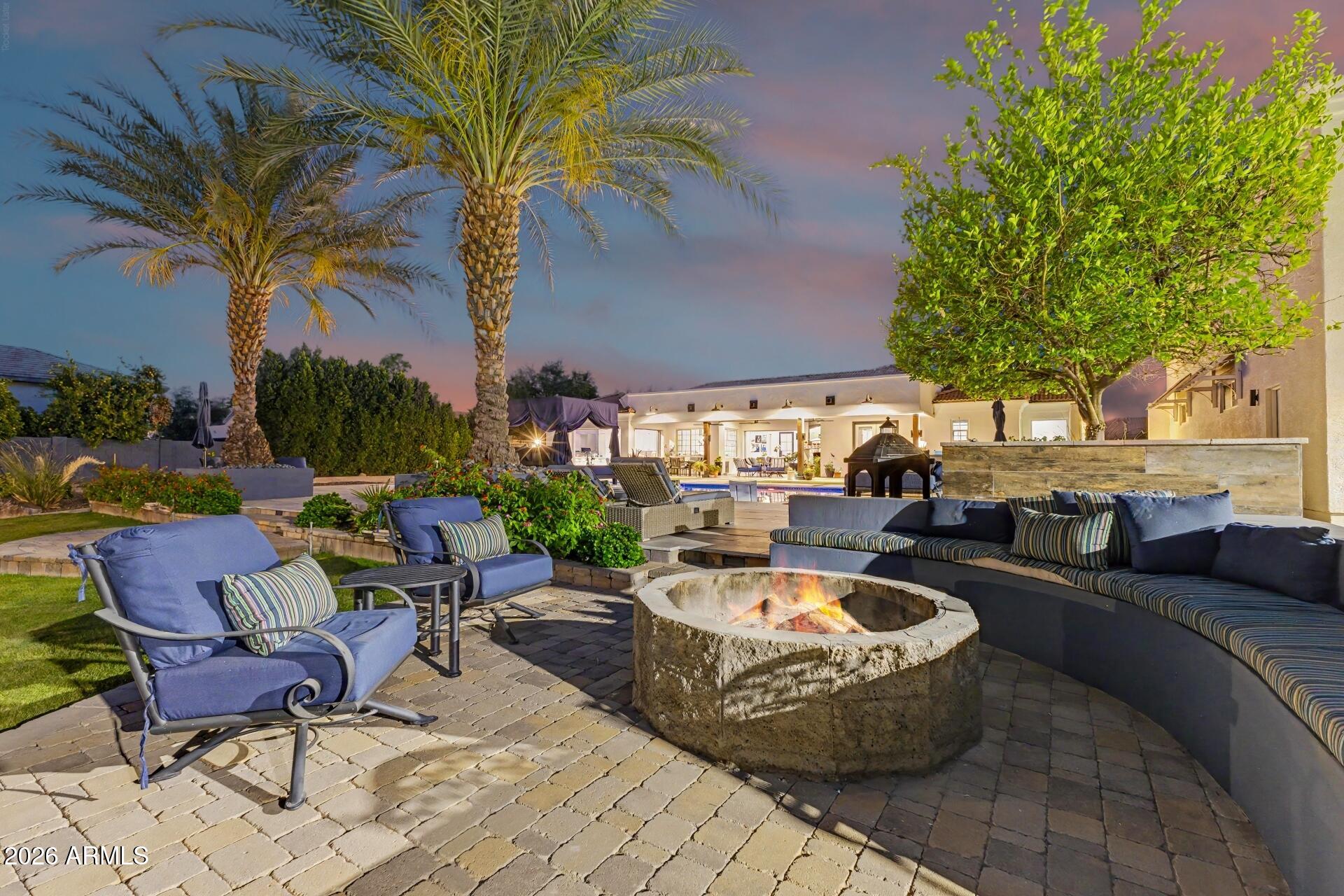 2776 E TAURUS Place