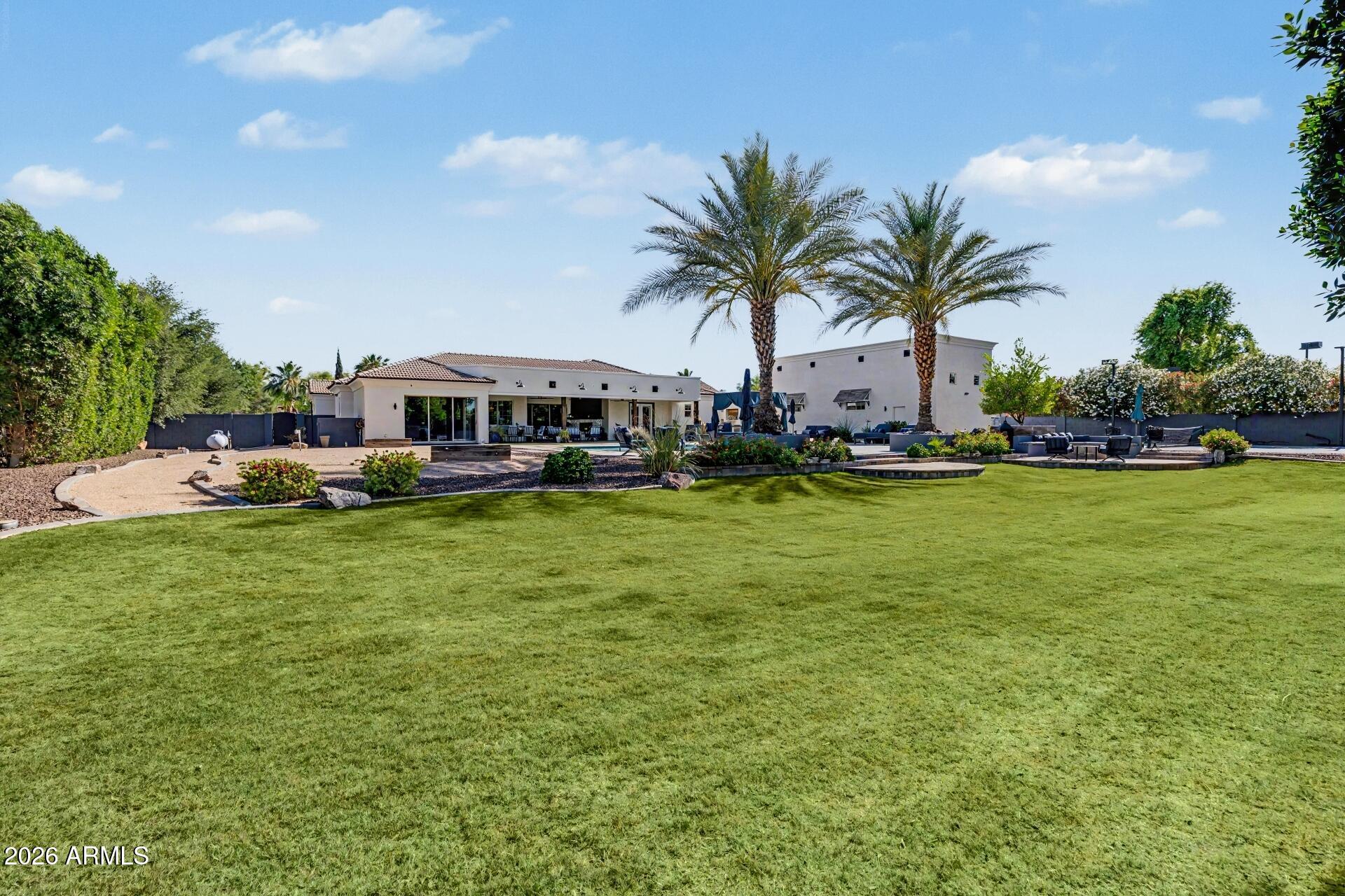 2776 E TAURUS Place