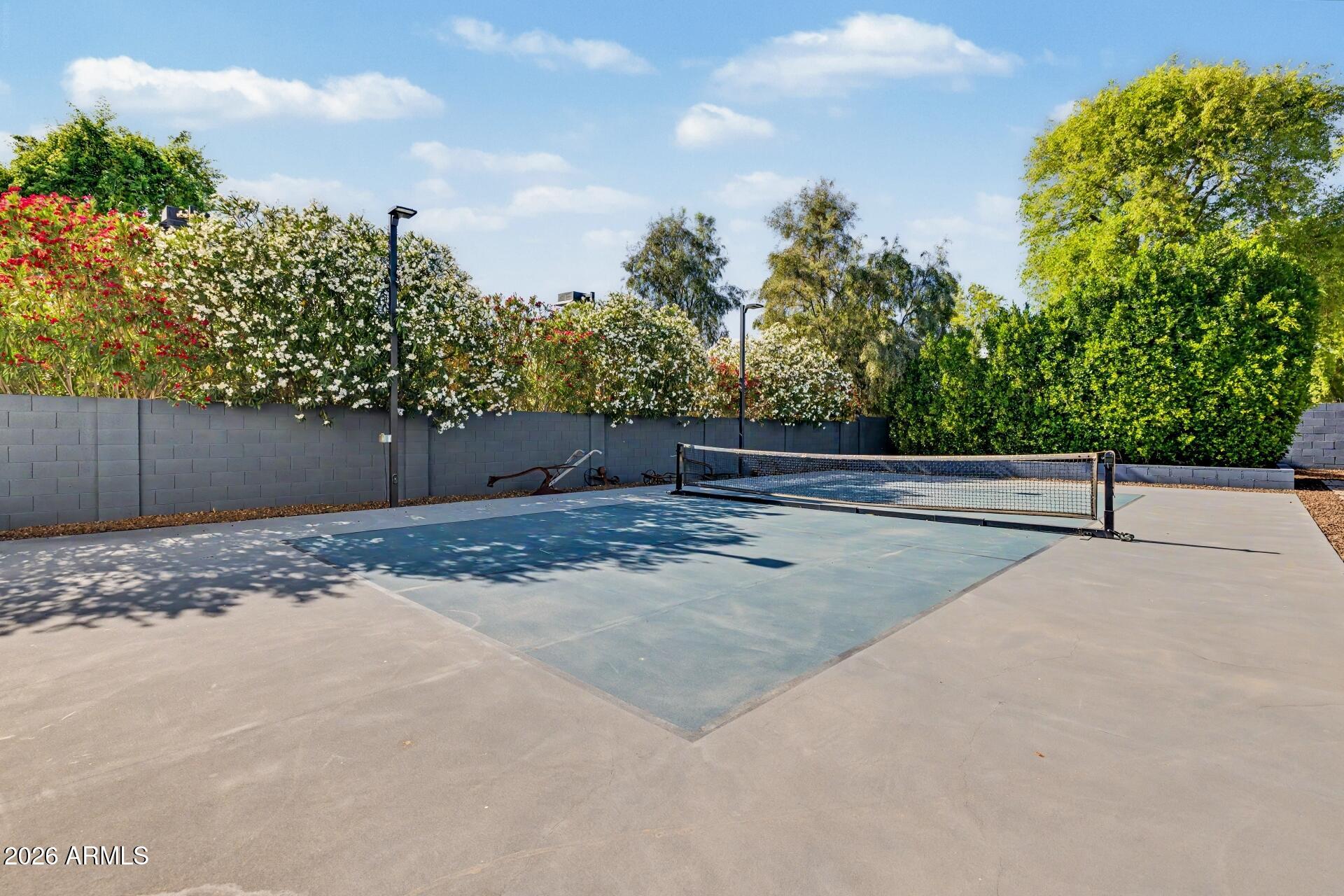 2776 E TAURUS Place