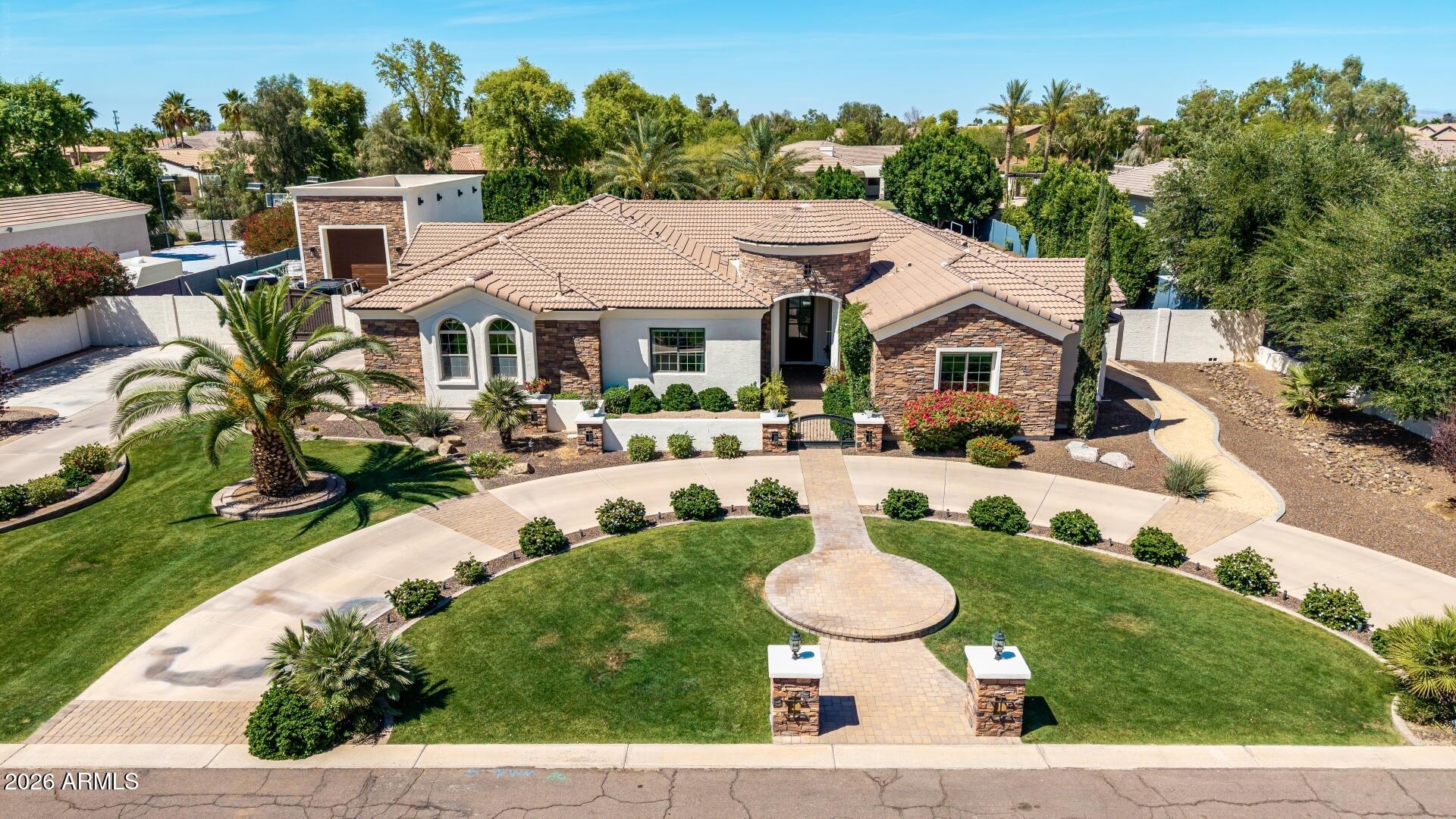2776 E TAURUS Place