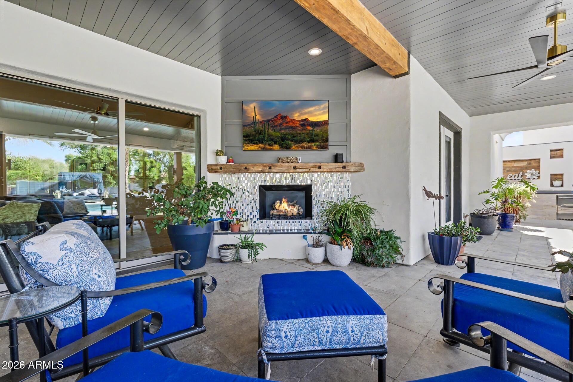 2776 E TAURUS Place