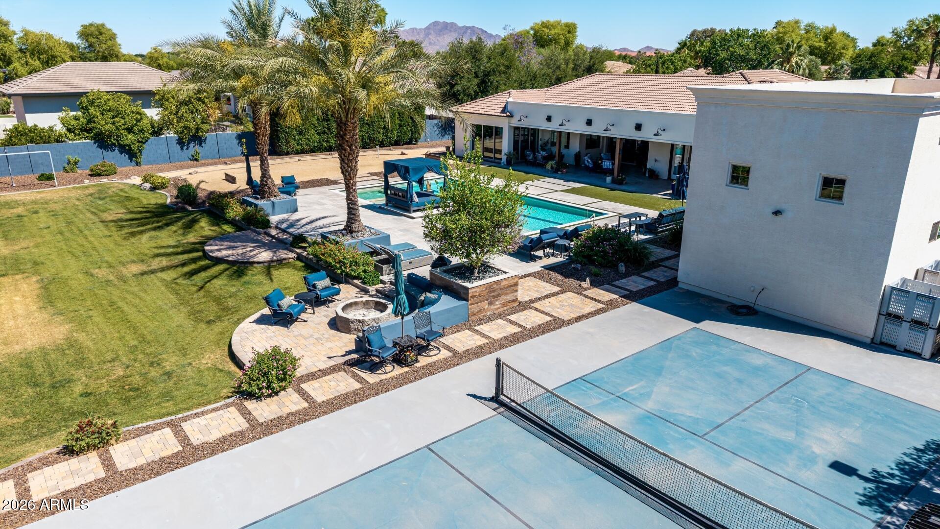 2776 E TAURUS Place