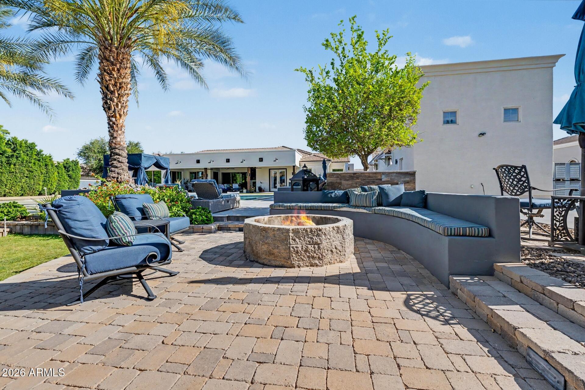 2776 E TAURUS Place