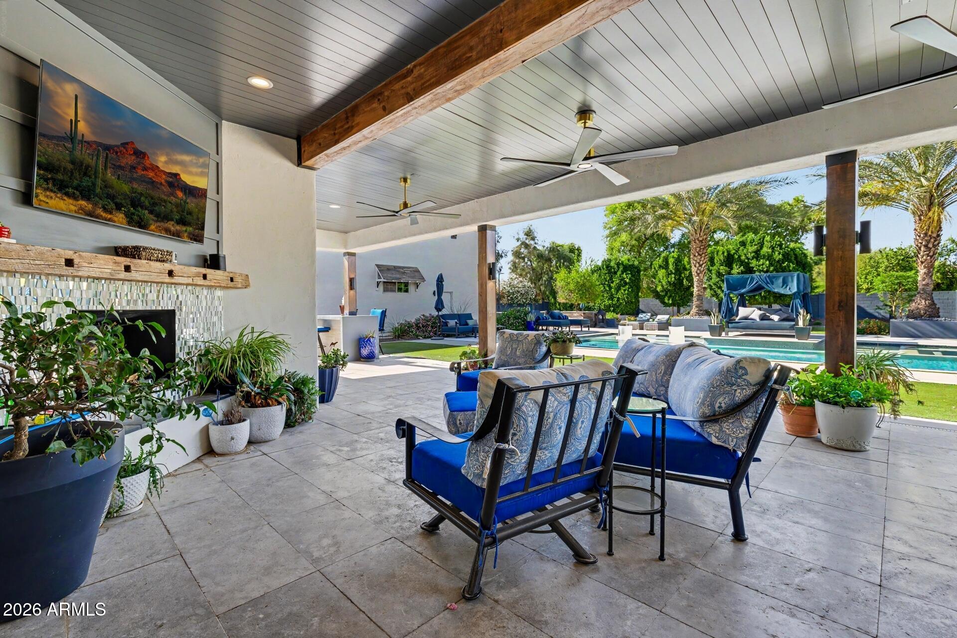 2776 E TAURUS Place