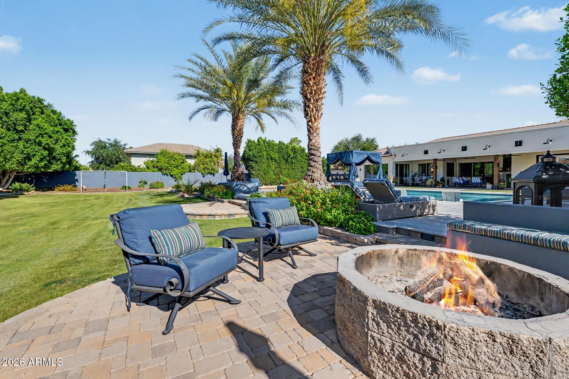 2776 E TAURUS Place
