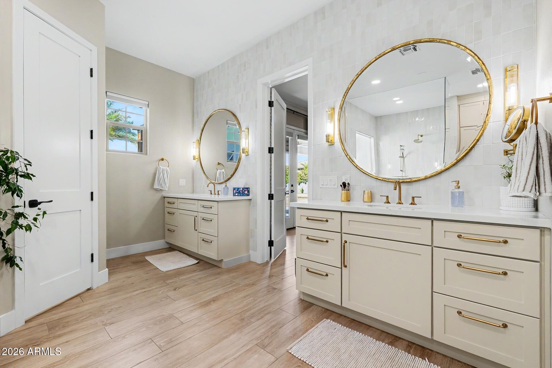 2776 E TAURUS Place