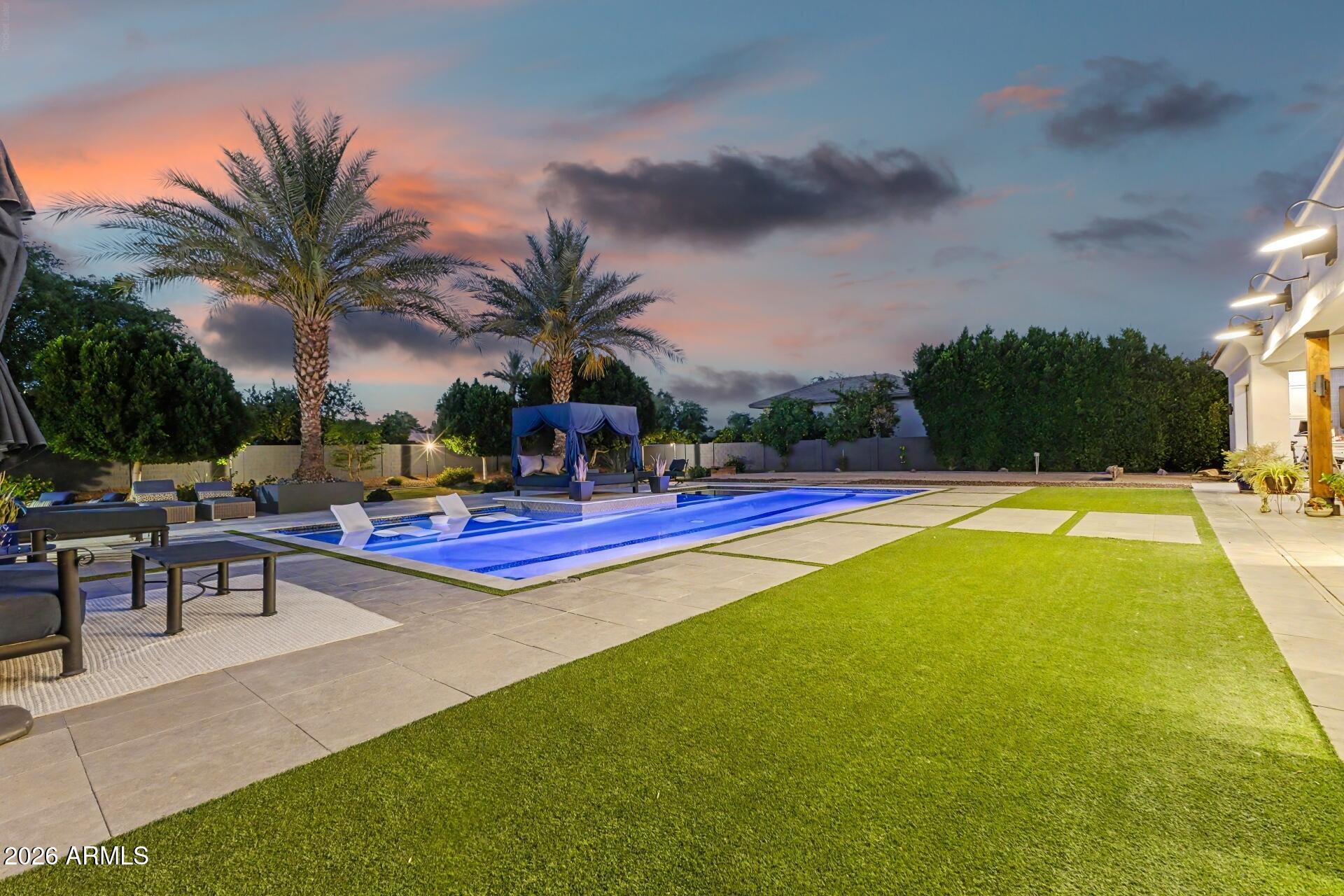 2776 E TAURUS Place