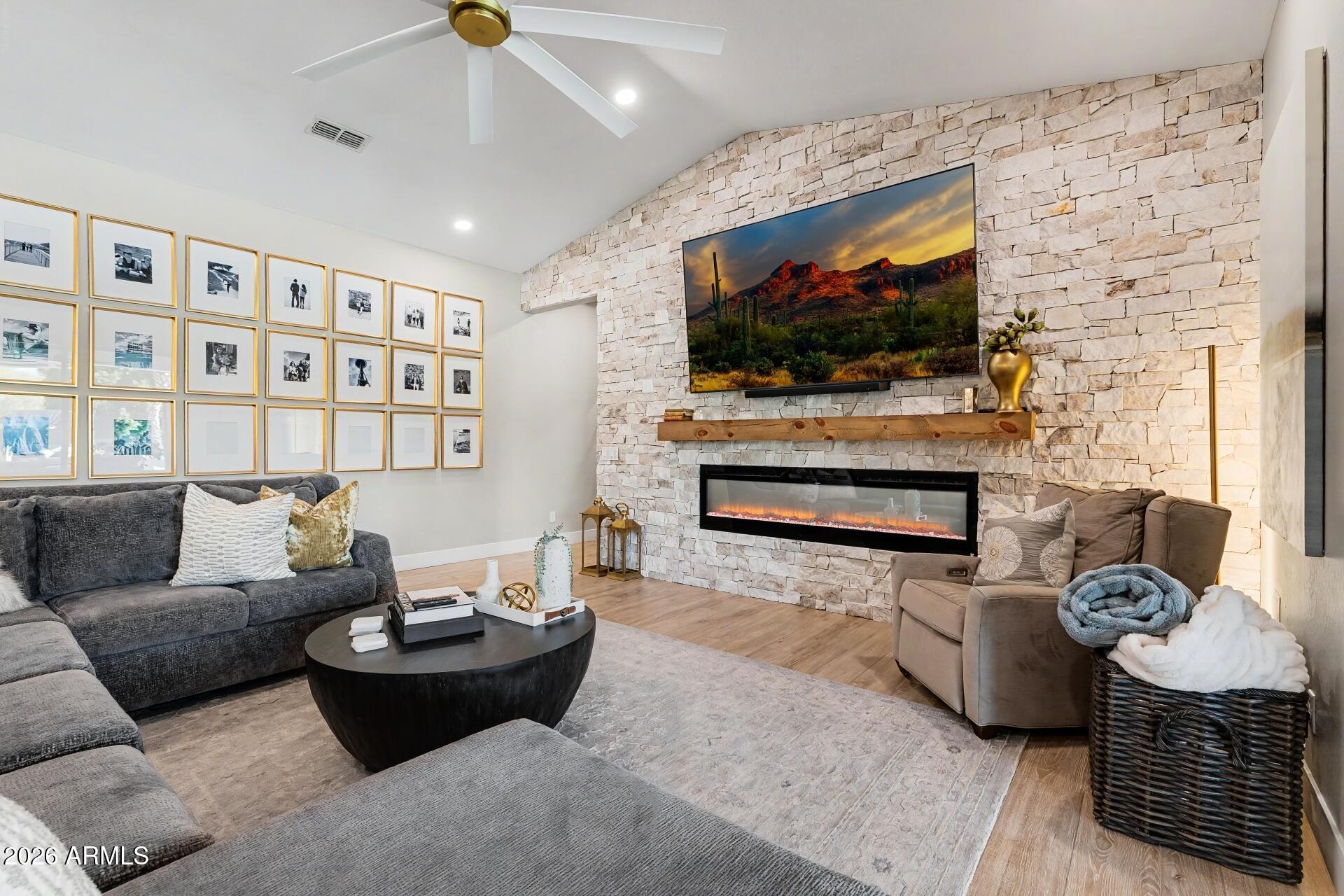 2776 E TAURUS Place