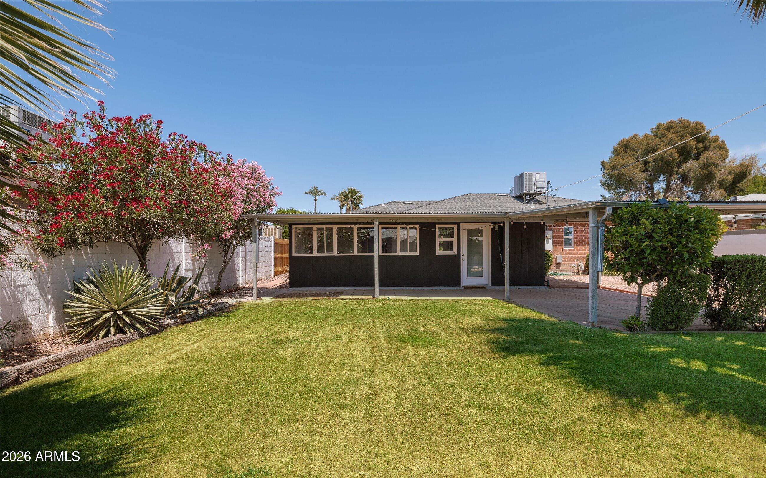 707 W LUKE Avenue