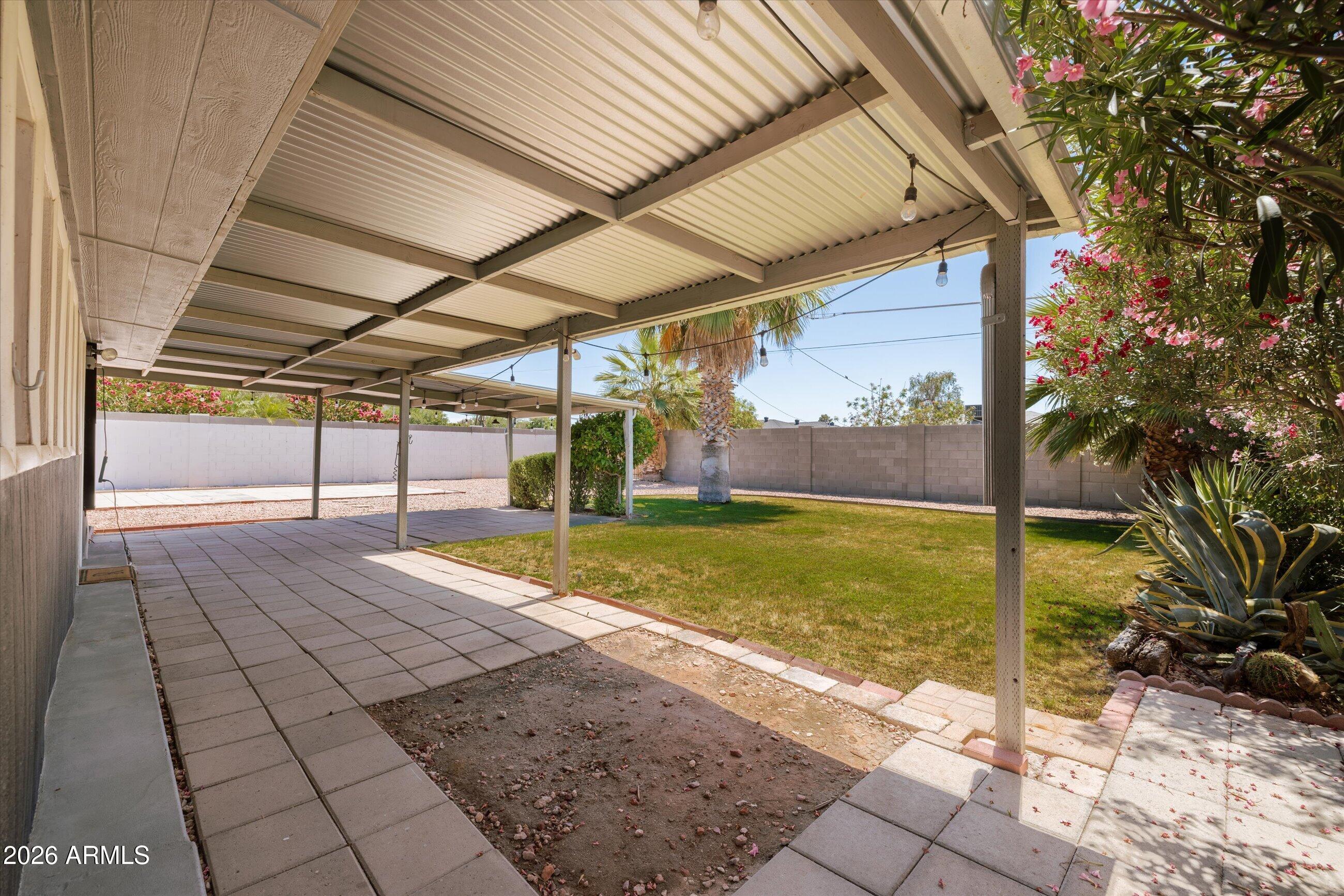 707 W LUKE Avenue