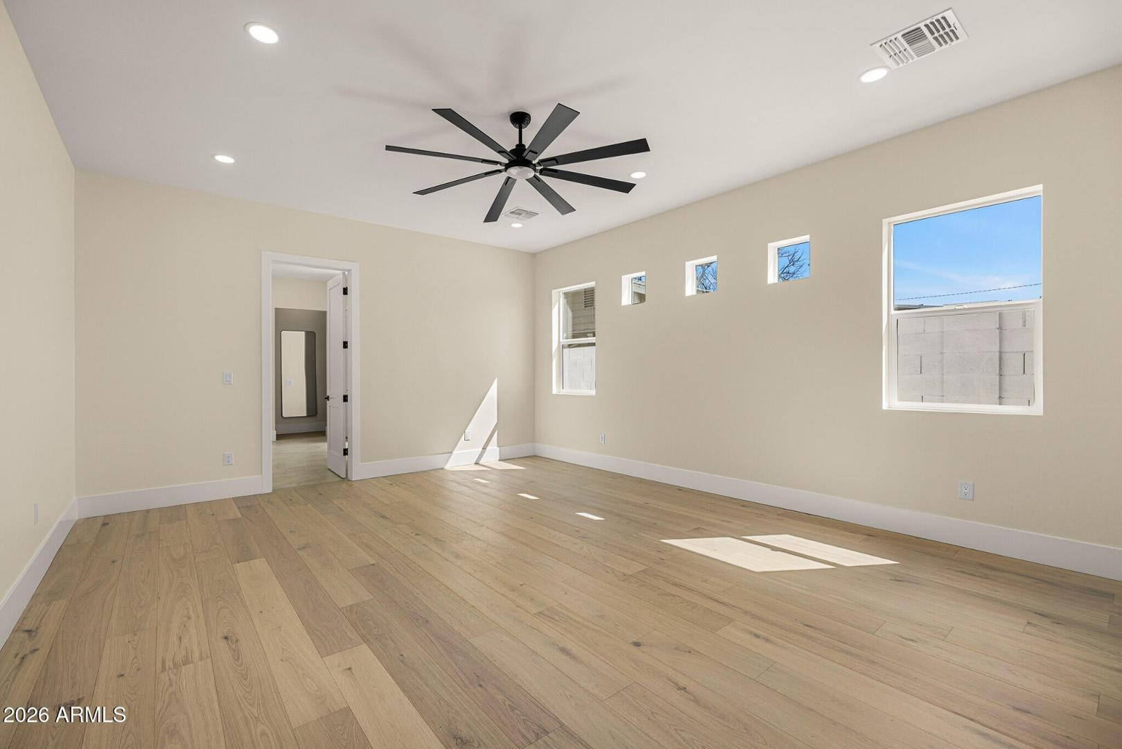 3002 N 53rd Place