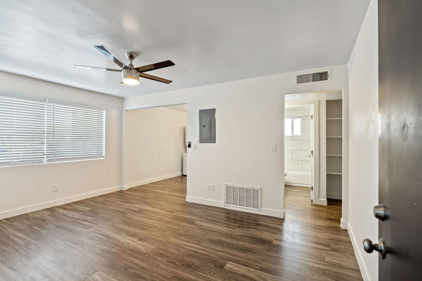 1707 N 18th B1