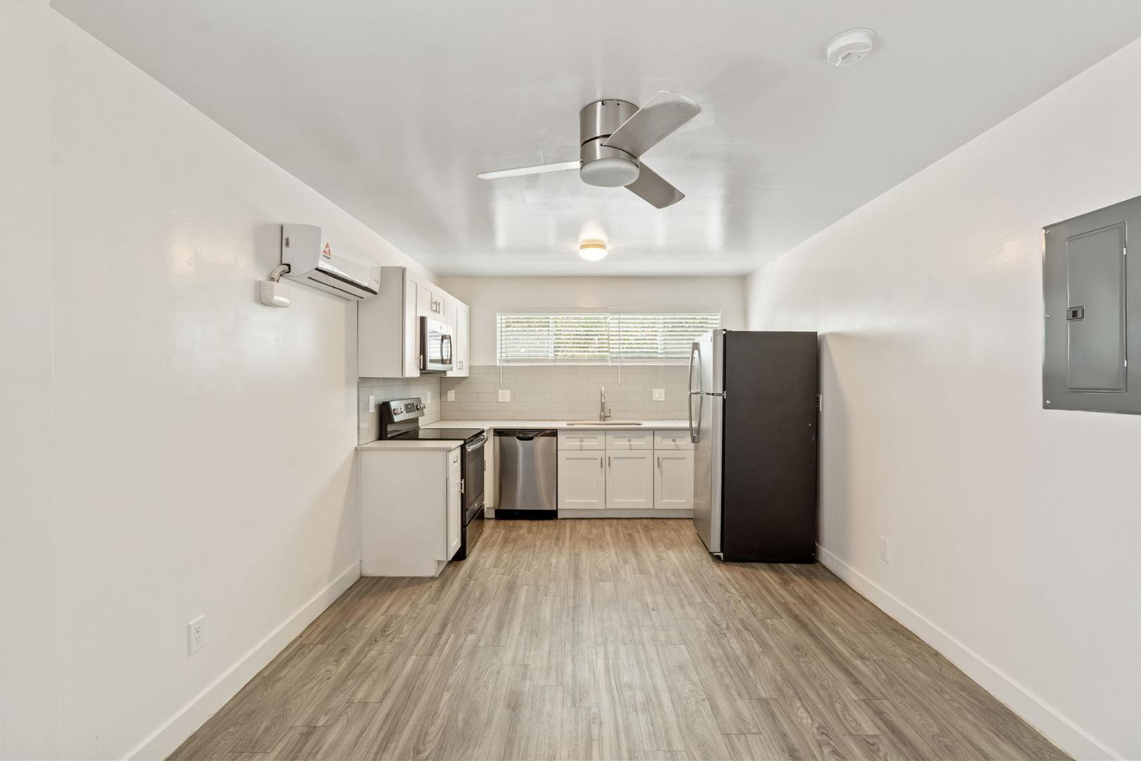 1707 N 18th B8