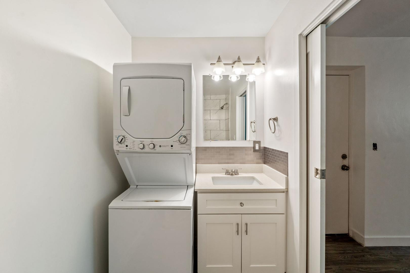 1707 N 18th B8