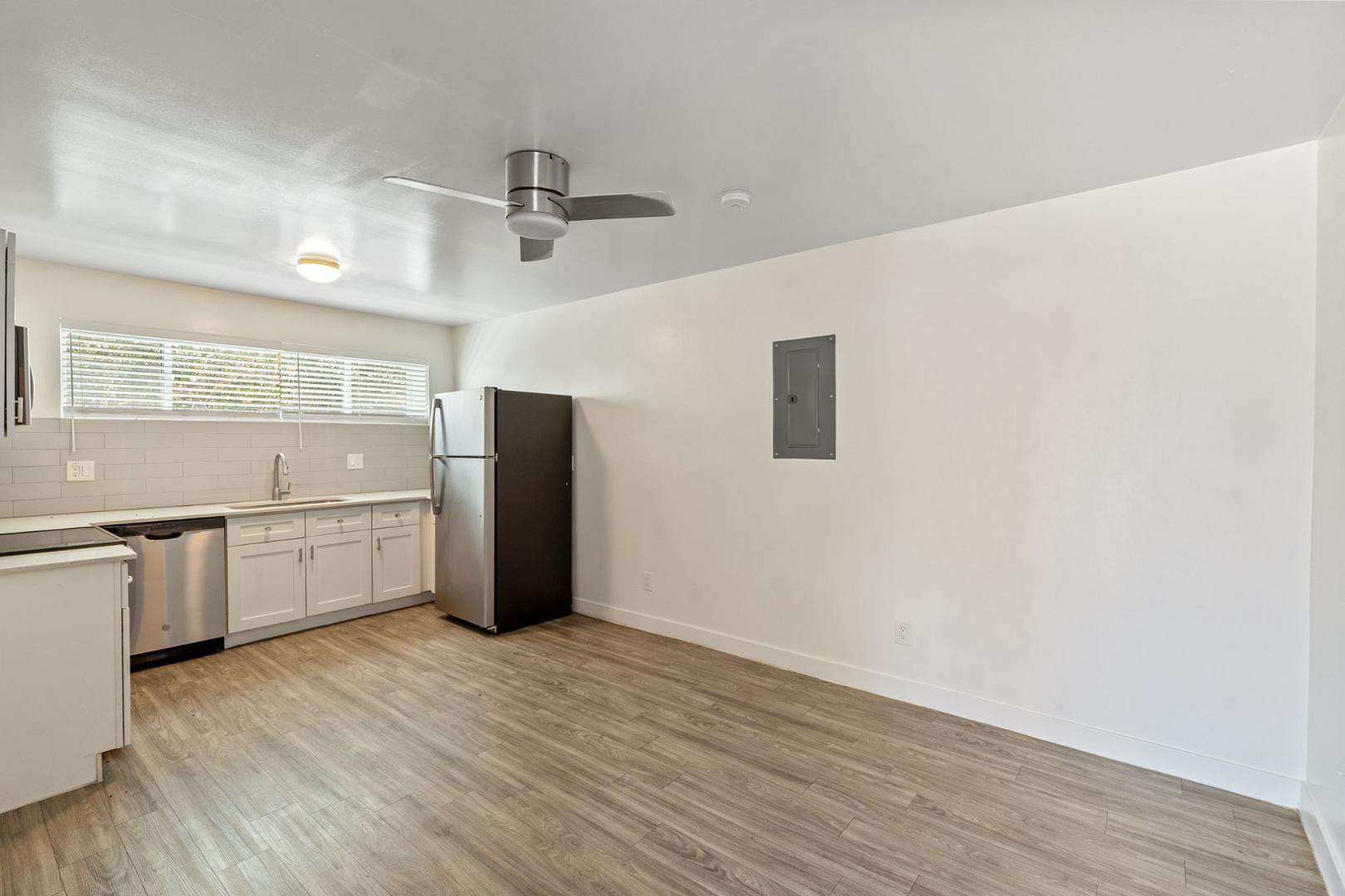 1707 N 18th B8